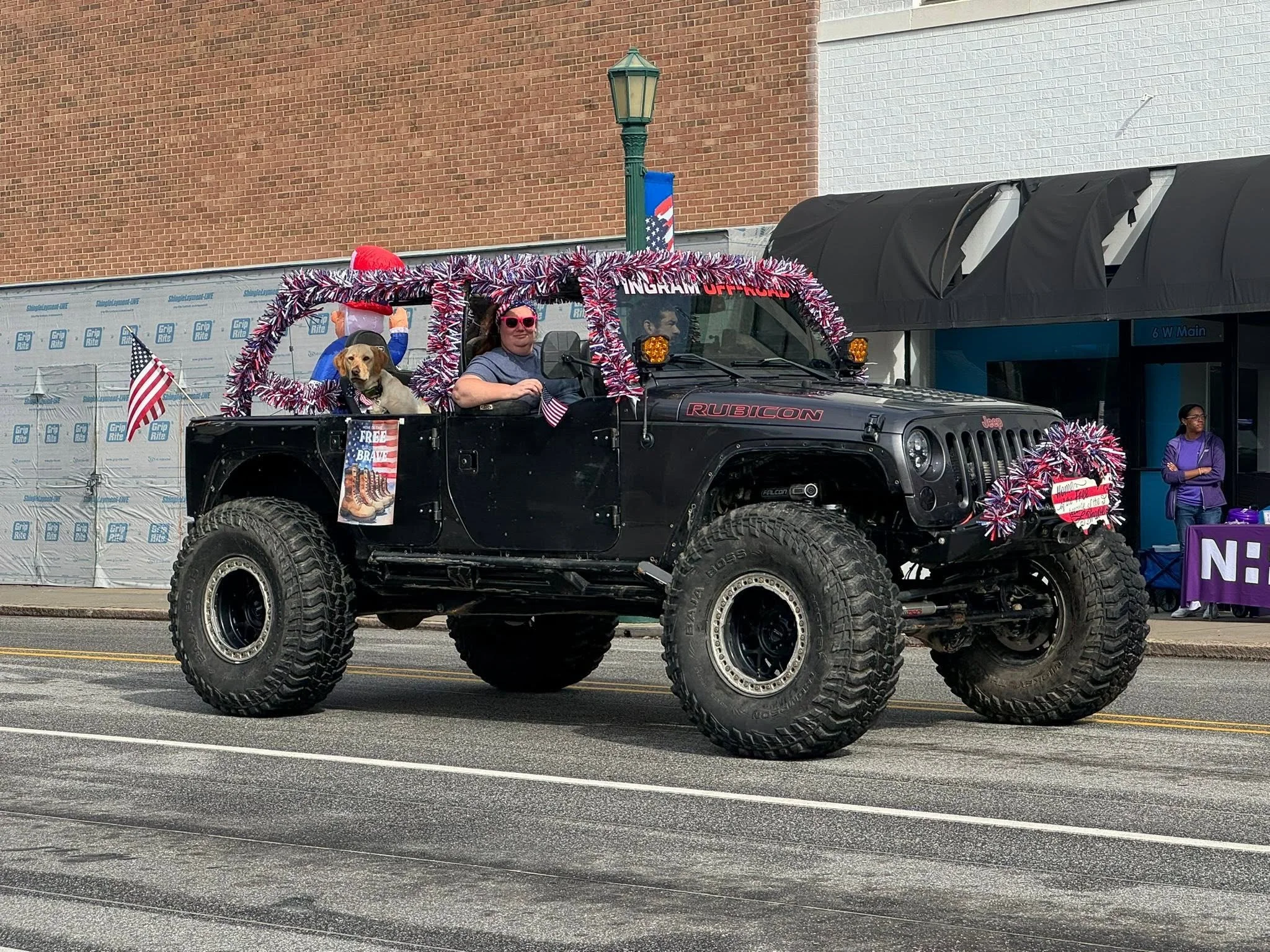 jeep parade.jpg