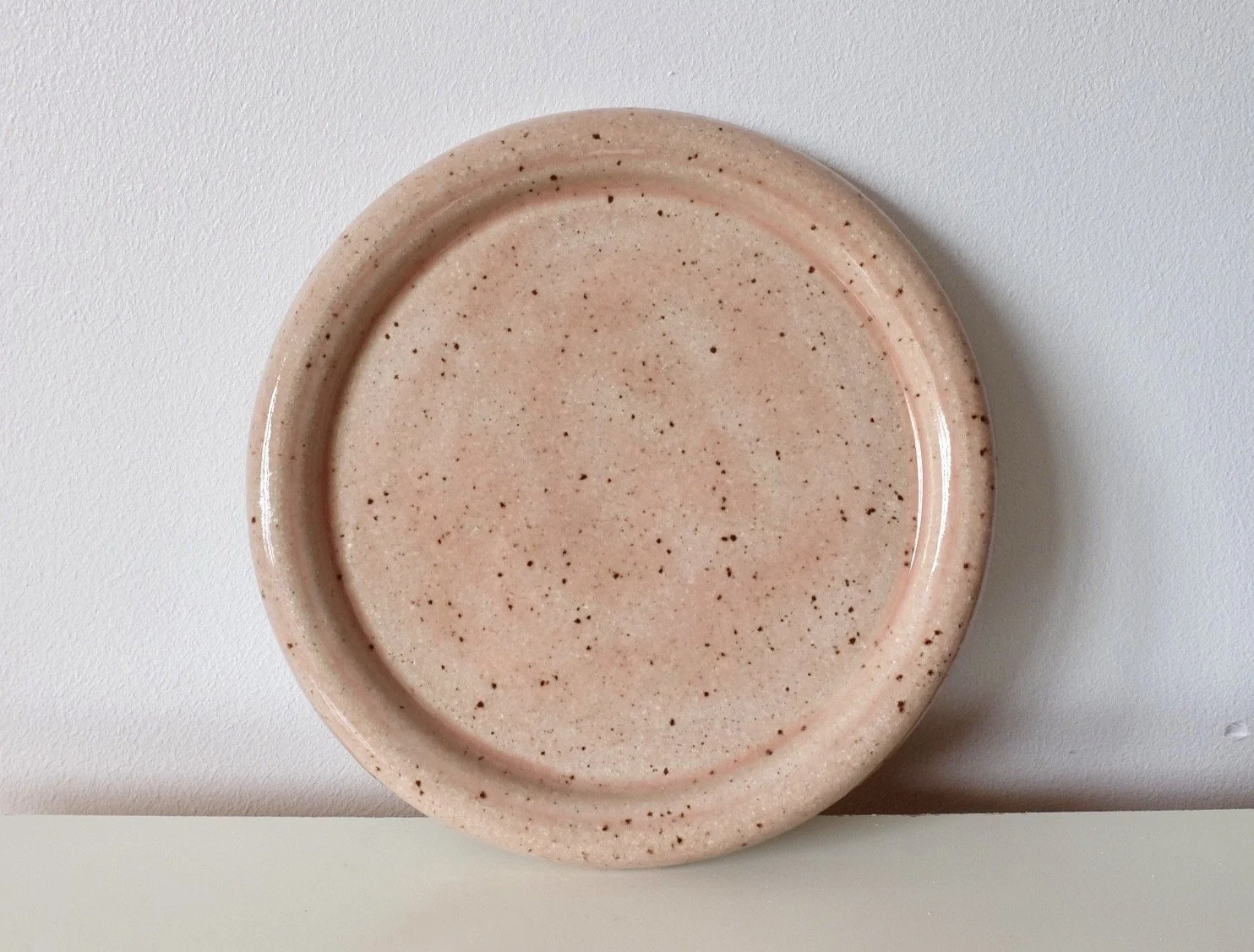 Pink bubble plate