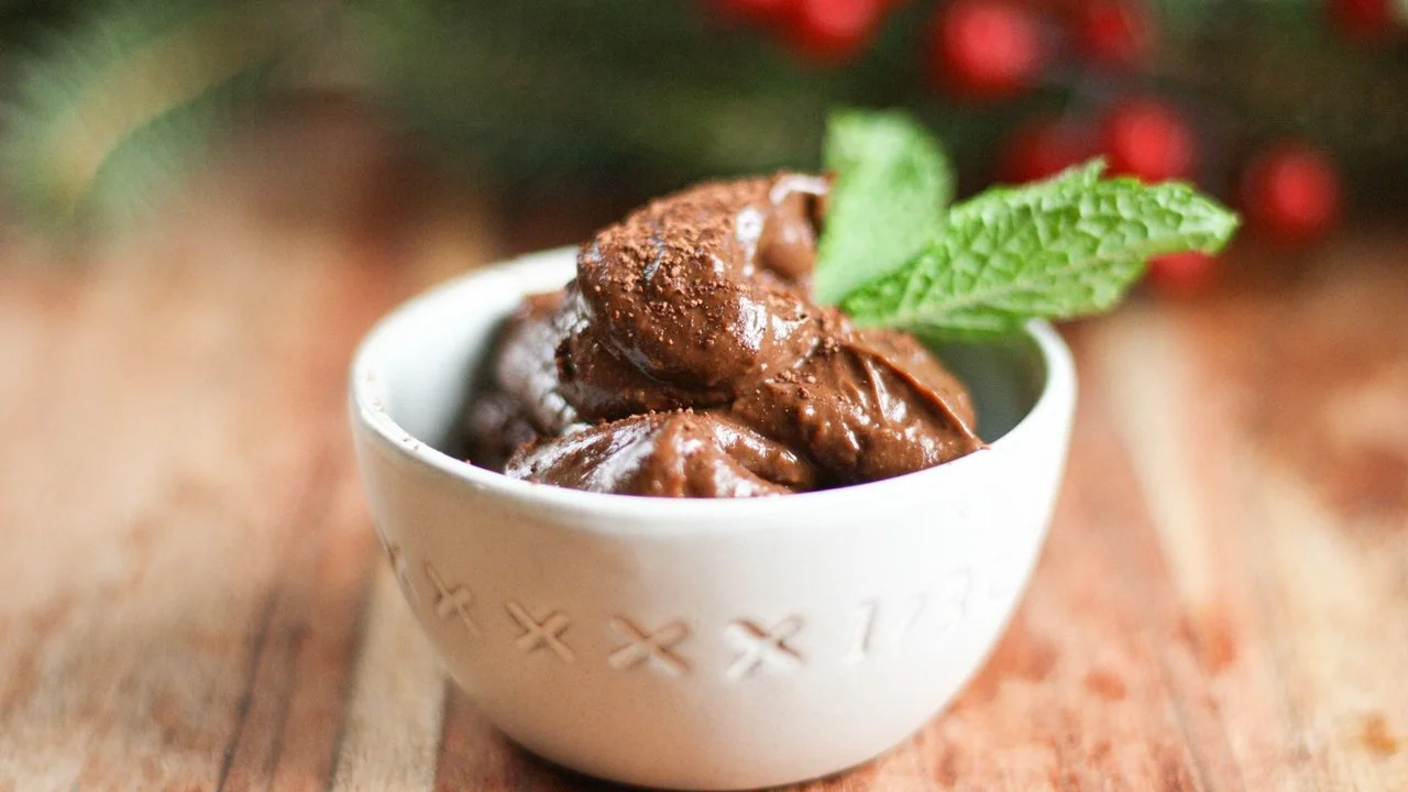 Peppermint Chocolate Avocado Pudding