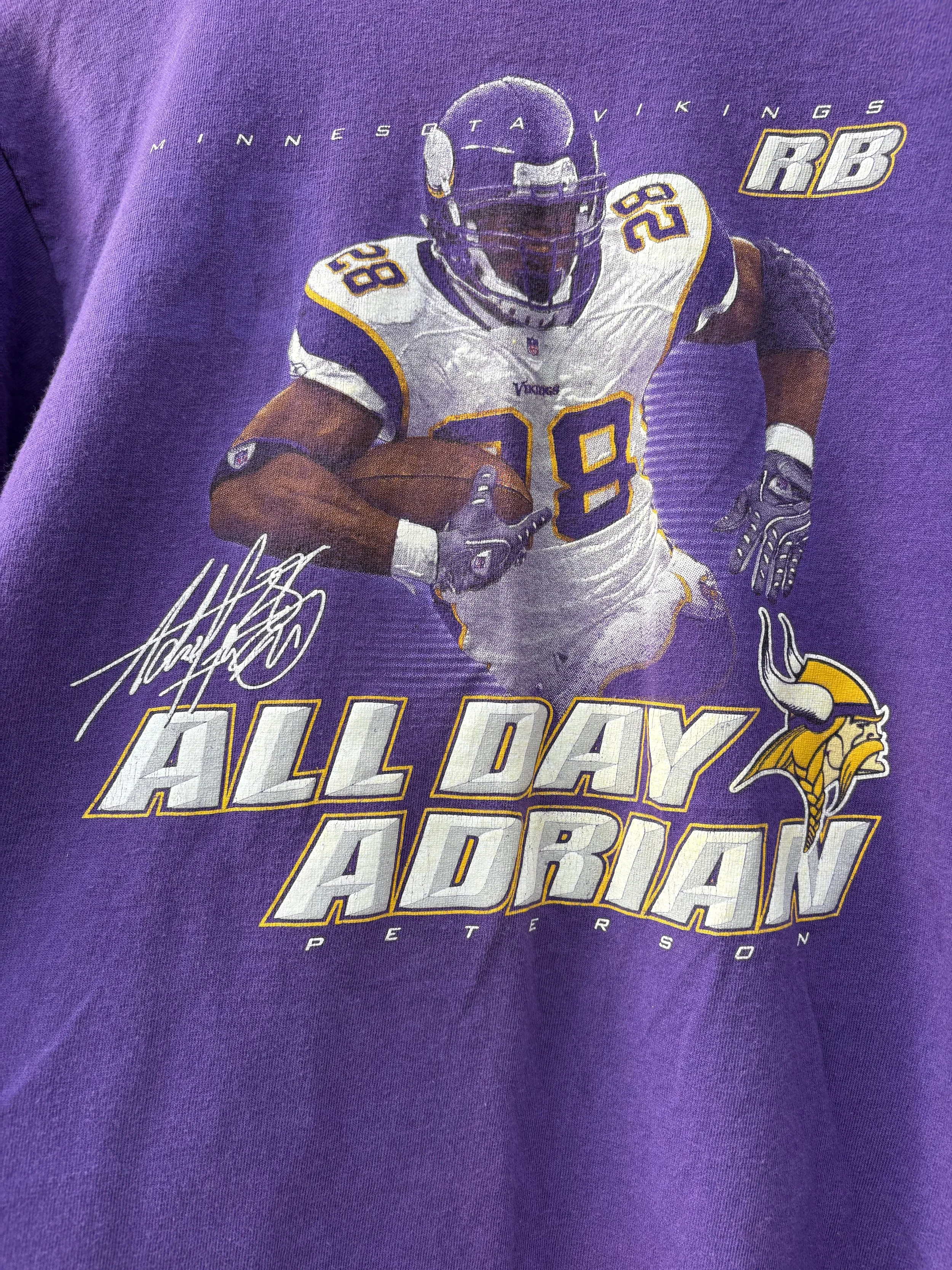 Adrian Peterson Vintage T close up graphic.jpeg