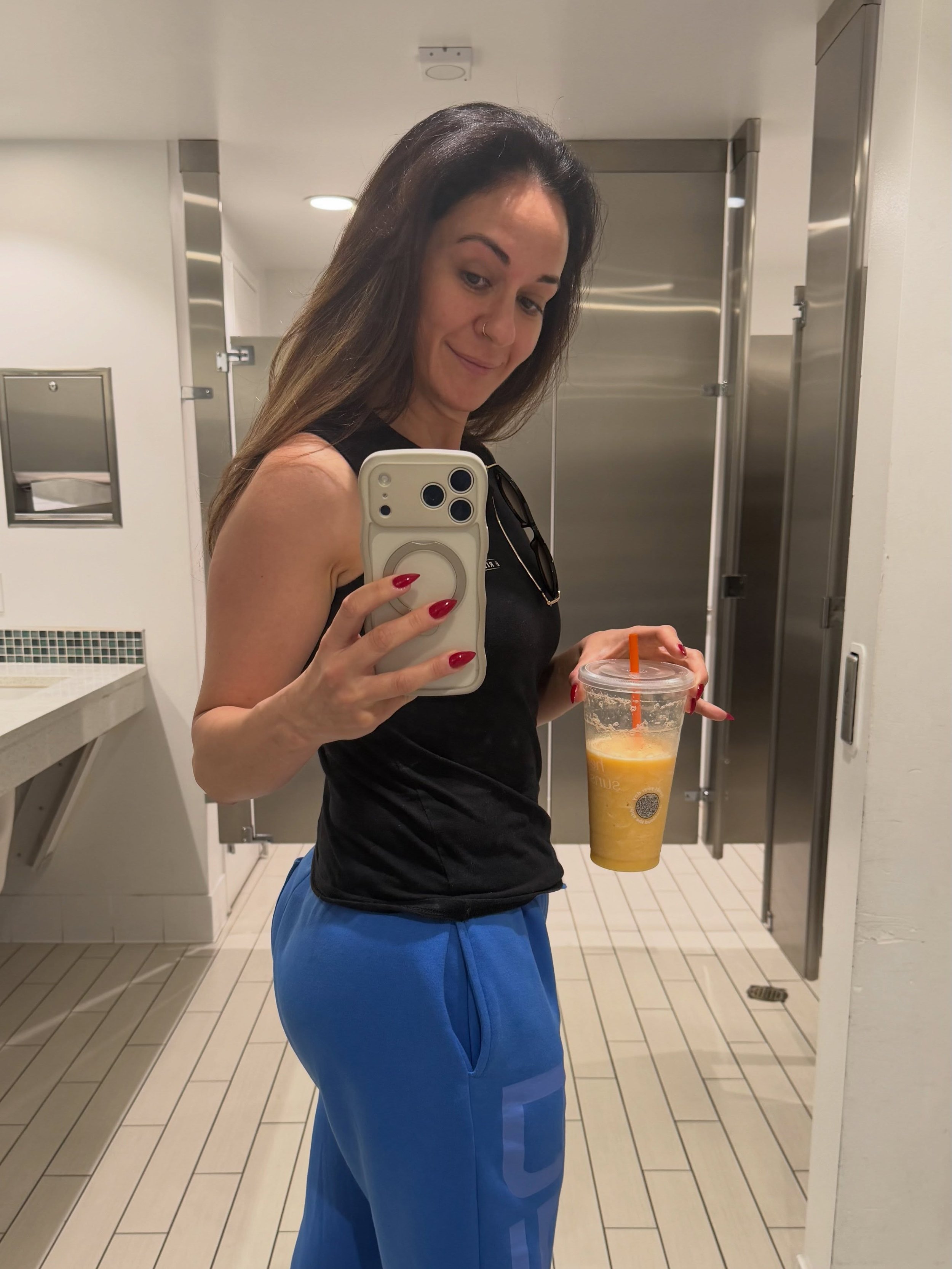 When the gains show through the sweats 🍑😮&zwj;💨😏🫡

#fitnurse #nurse #nurselife #gymlife #gymgains
