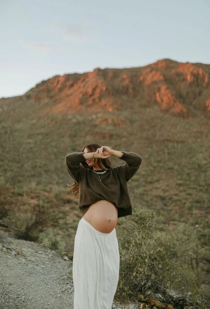 Maternity photoshoot arizona baby bump couple photos insiprarion poses .jpg