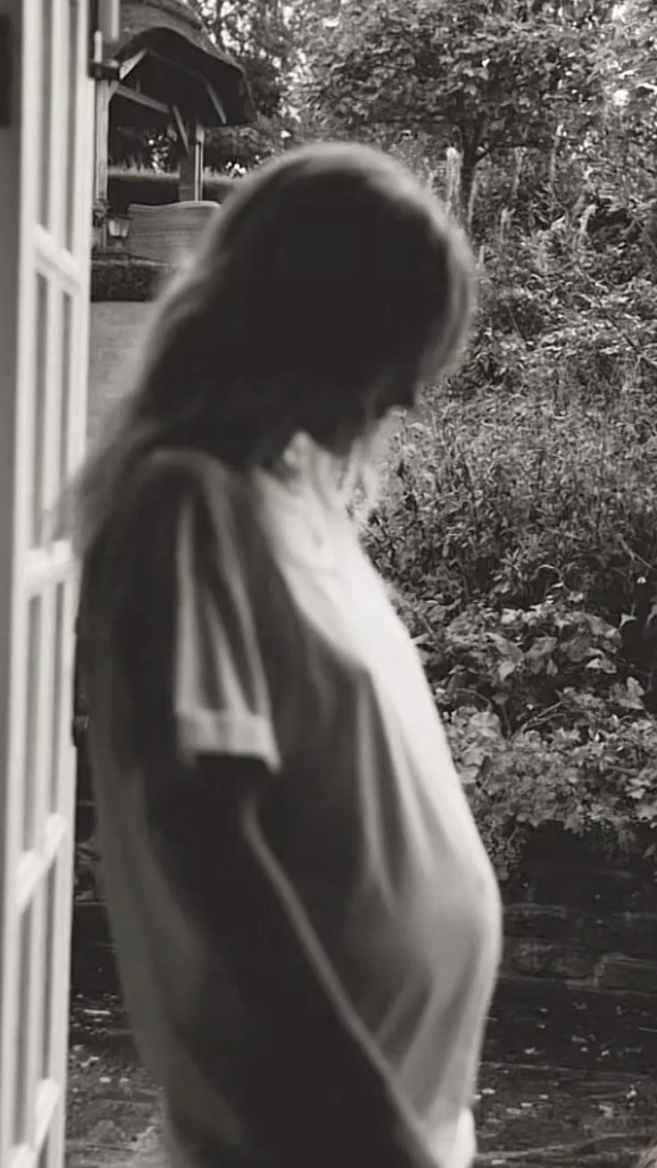 B & W bump pic.jpg