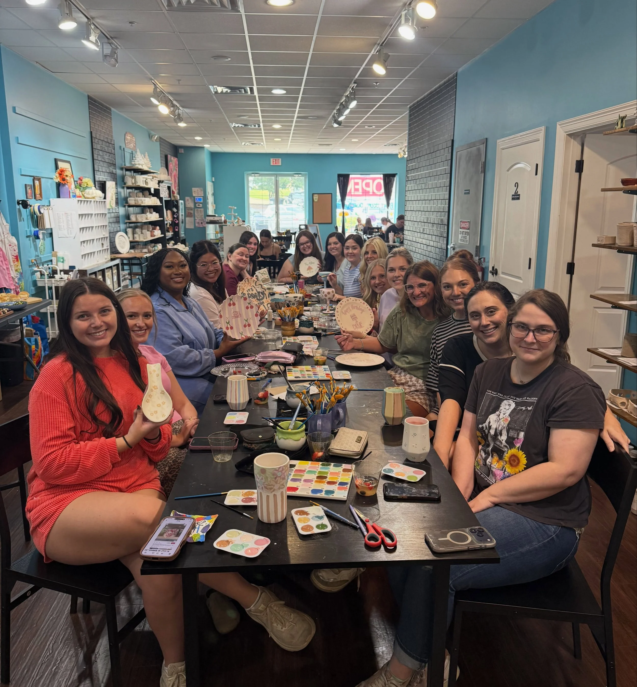 FUNdamental is turning 4 soon, so we kicked off our birthday week by celebrating the people who make it all happen&hellip; with BRUSHES and BUBBLES! 🎨🥂 

Our team traded therapy rooms and front desks for paint brushes and a brunch table, and it was