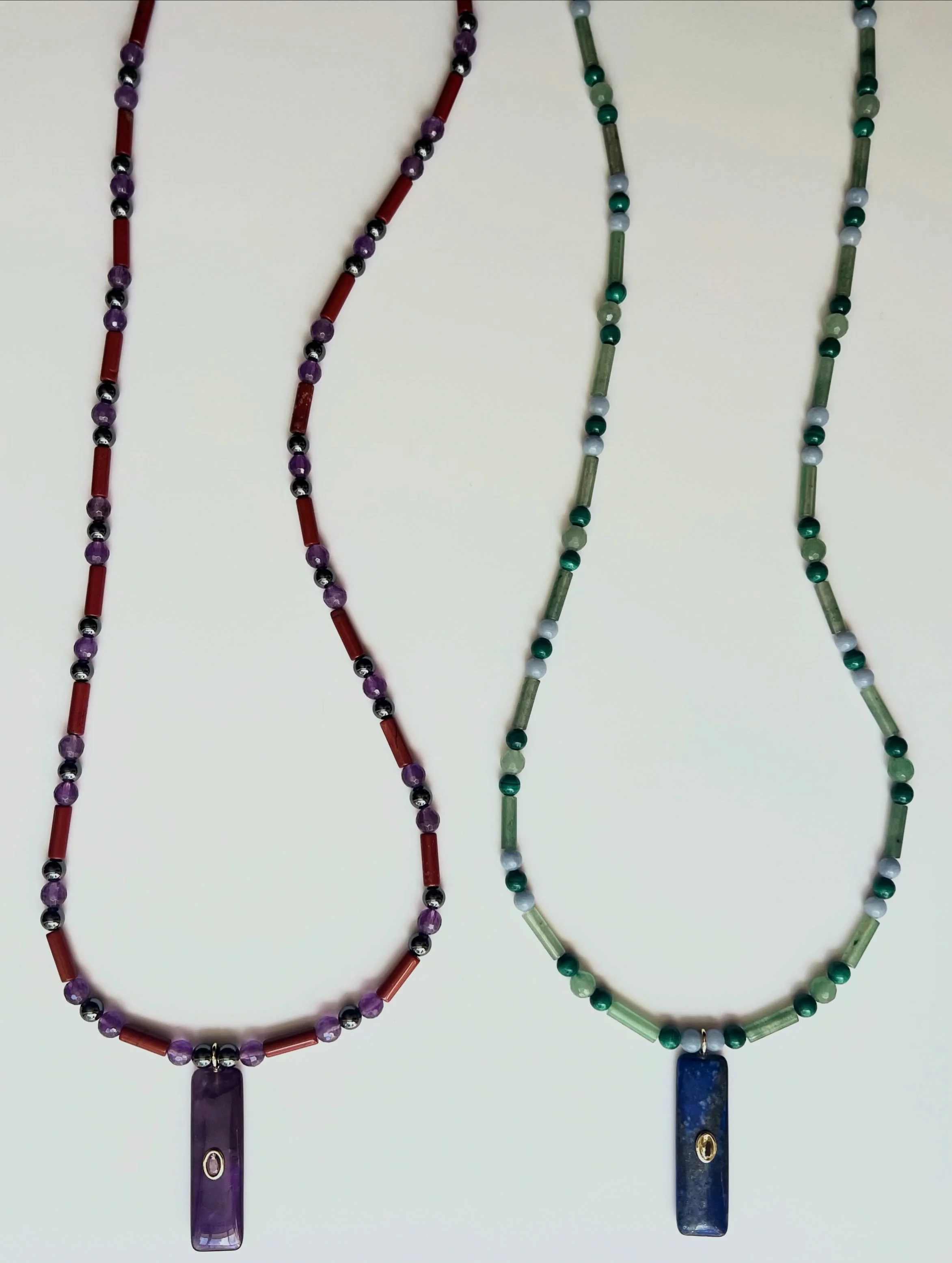 -Amethyst &amp; Lapis Lazuli Pendant Necklaces 💜💙
-Amethyst mixed with Red Jasper tube beads, Hematite &amp; Amethyst faceted beads.
-Lapis Lazuli mixed with Green Aventurine tube &amp; faceted beads, Blue Angelite &amp; Malachite beads.
-Longer le