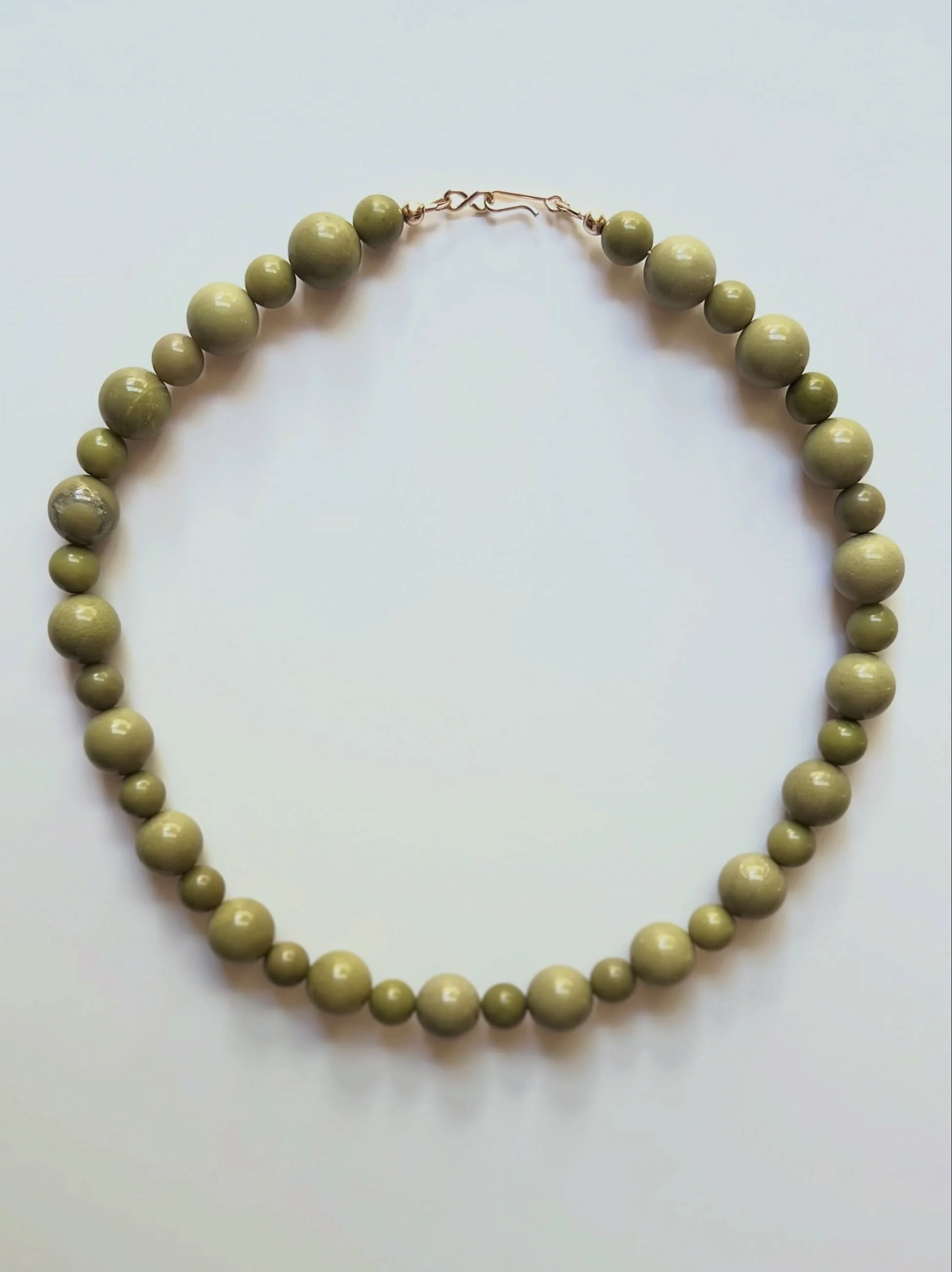 -Avocado Jasper - a gorgeous colour bead, perfect for Autumn 👌🏻
-Available now so DM me for any info, otherwise will be on my new website very soon! 

Jewellery - jewelry - handmade - fashion - necklace - bracelet - anklet - glasses chain - beaded 