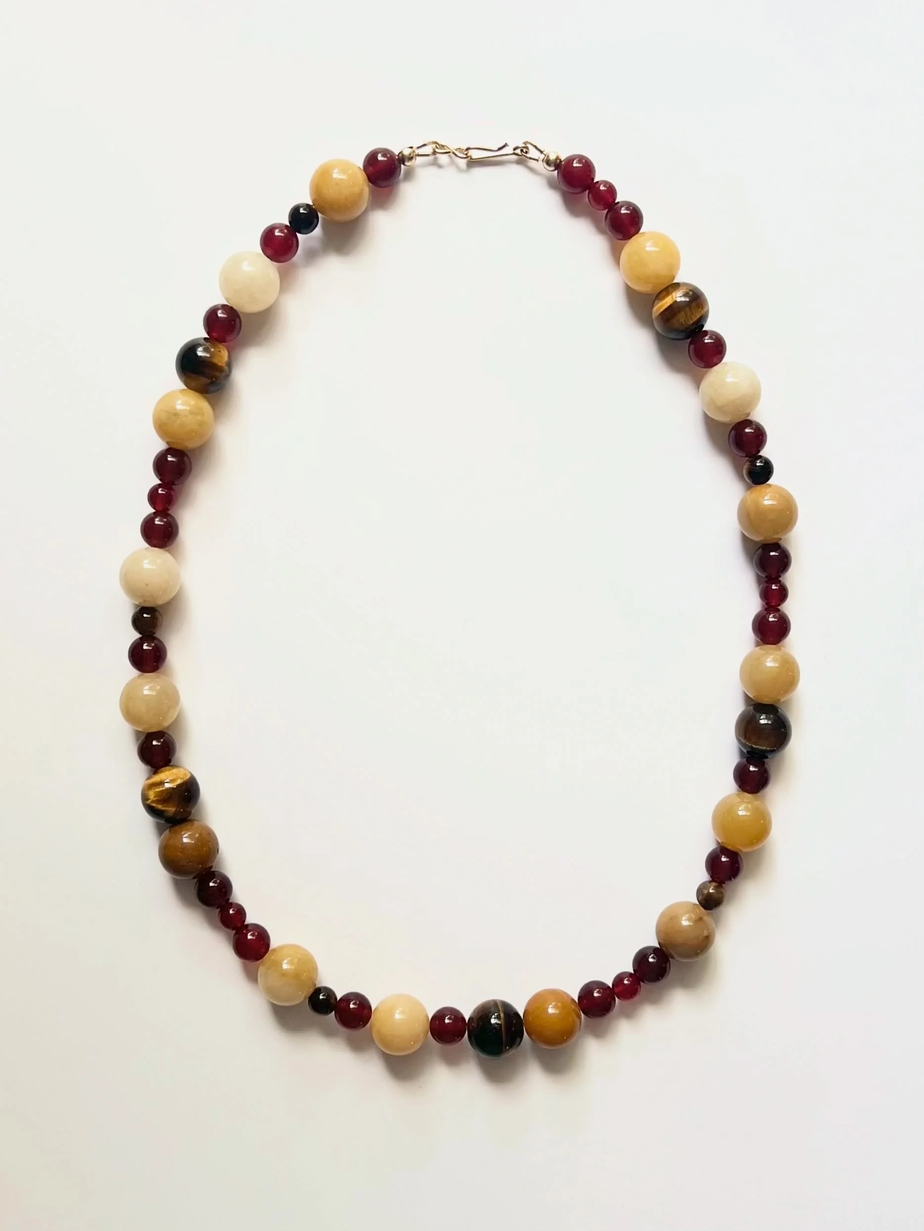 -Autumn tones - Honey Jade, Tiger Eye &amp; Agate beaded necklace.
-20 inch length finished with gold filled clasp and connectors.
-Available now on the website - link in bio &amp; will link in stories 💫

Jewellery - jewelry - handmade - fashion - n