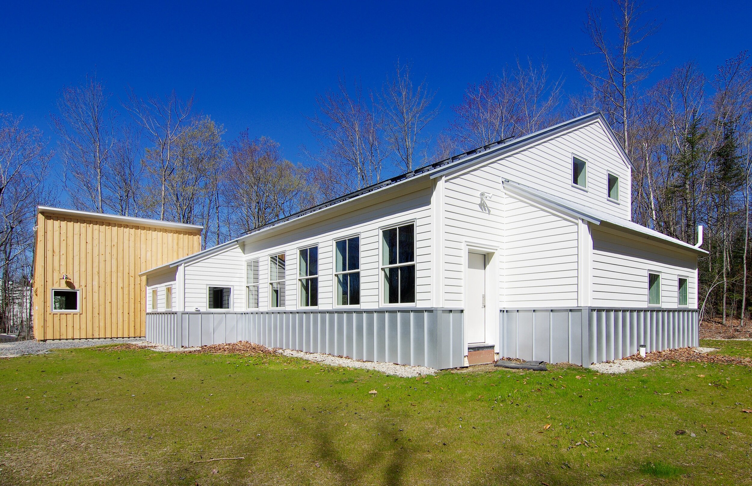 1,800 SQ FT 2 BR 2.5 BATH HOME