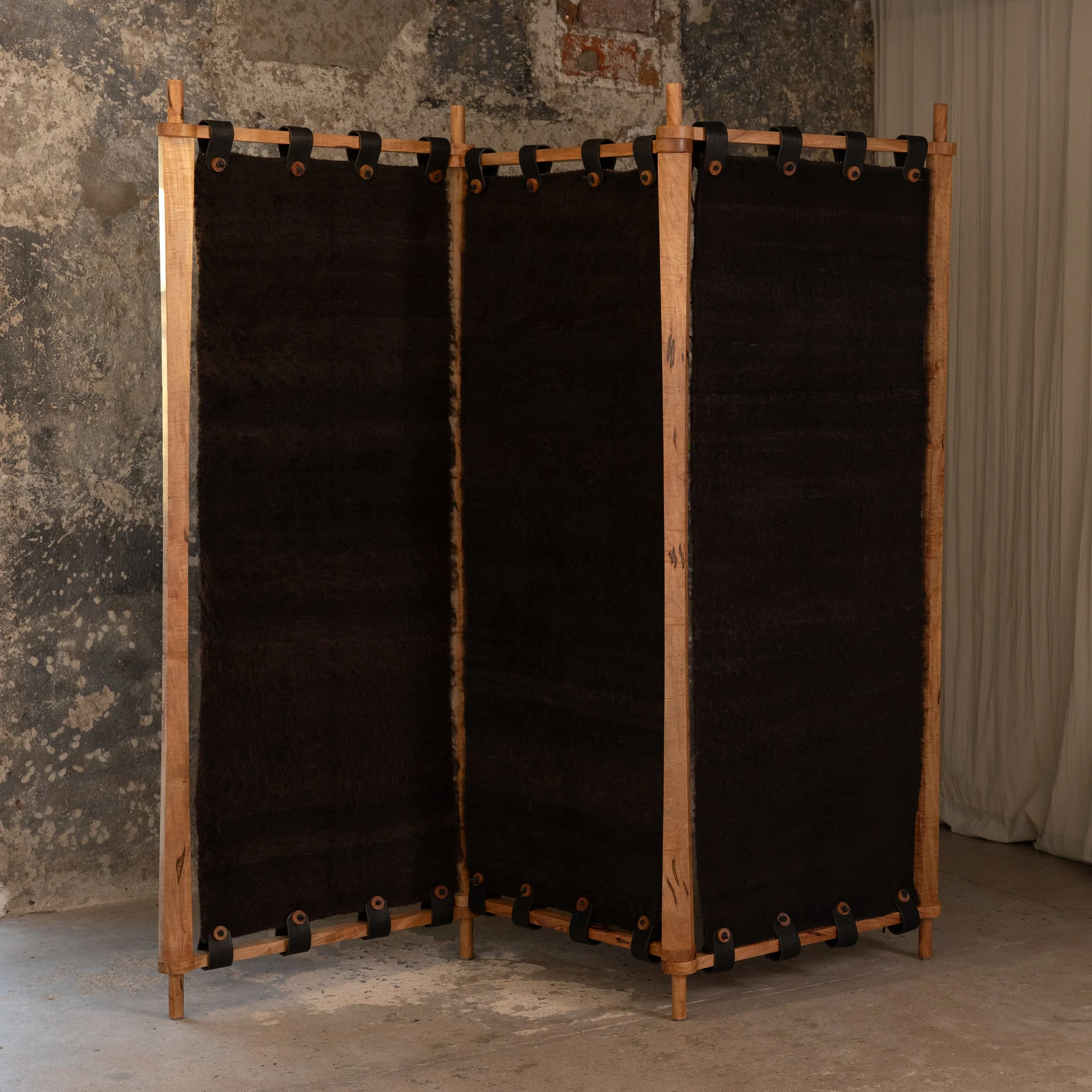 Suma Room Divider