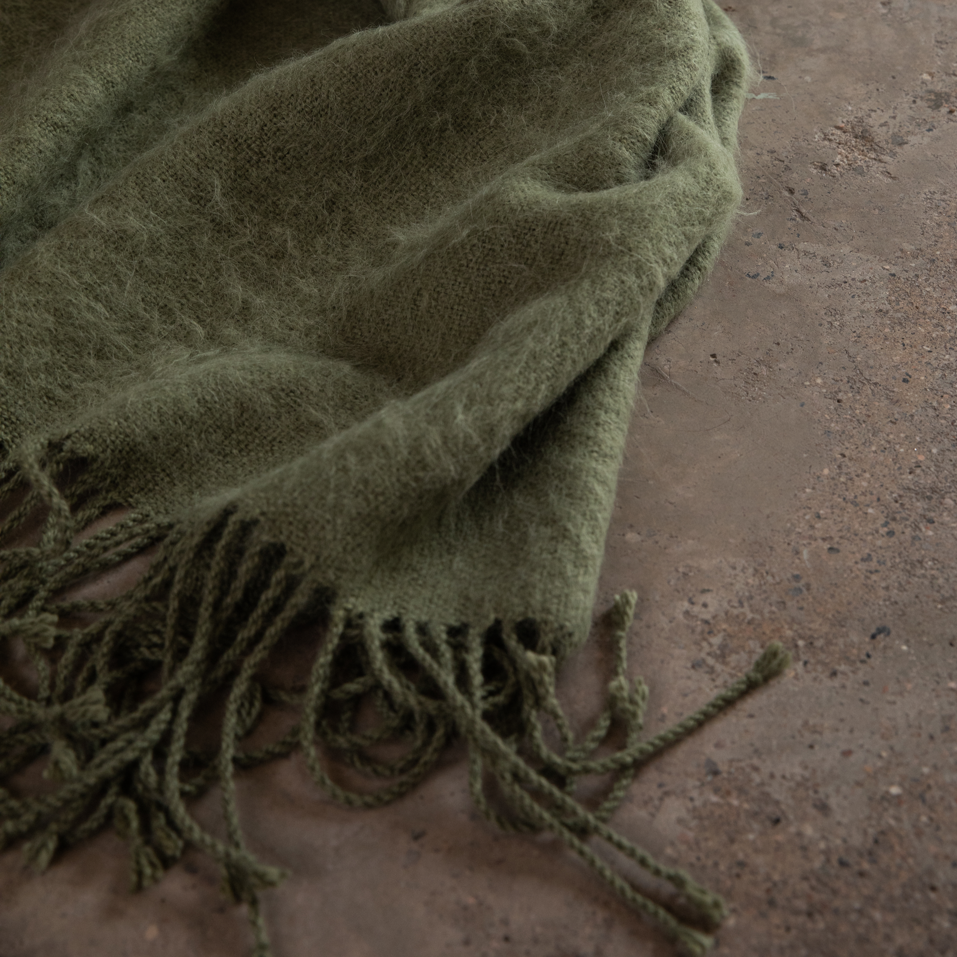 Nubes Throw Moss.png