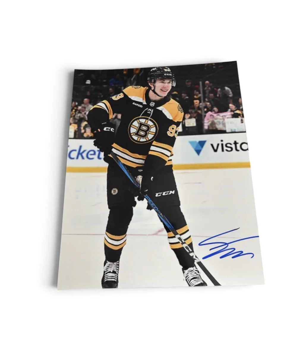Fraser Minten Autographed 8x10 Photo