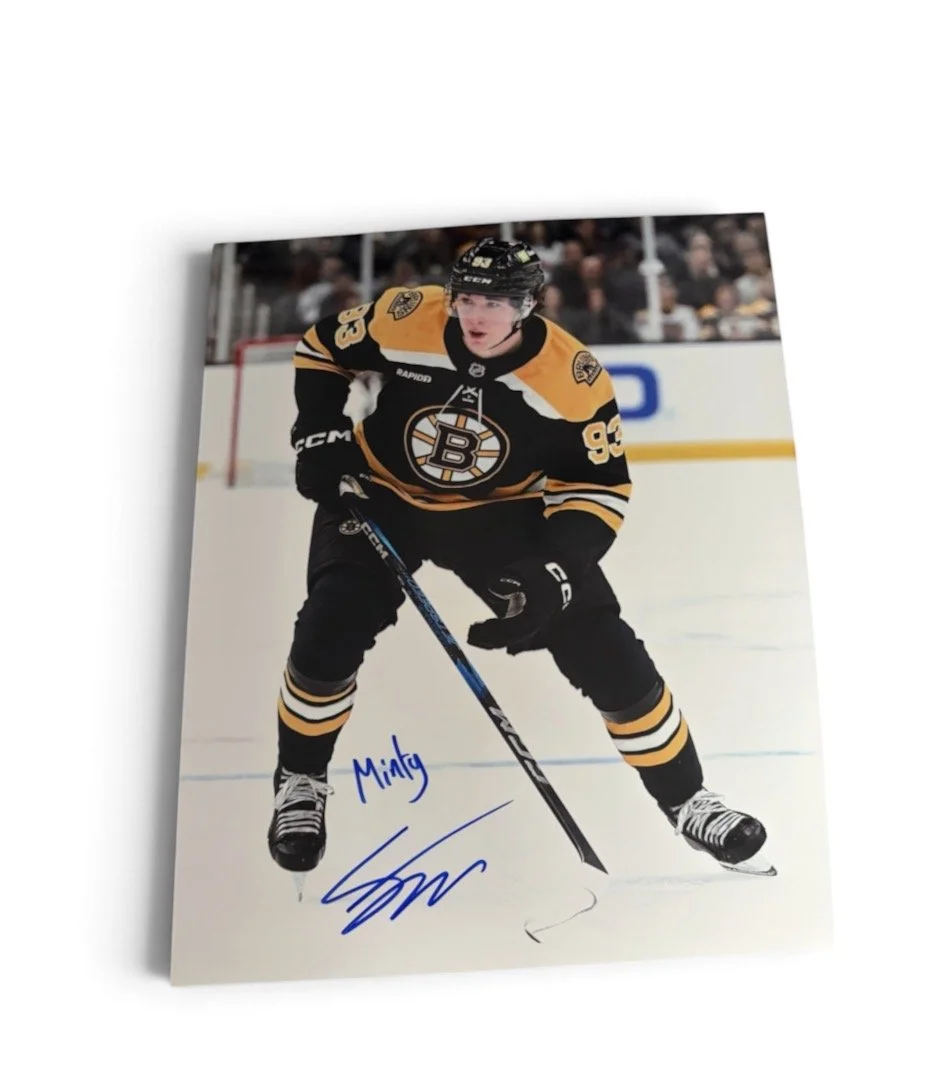 Fraser Minten Autographed 8x10 Photo Boston Bruins