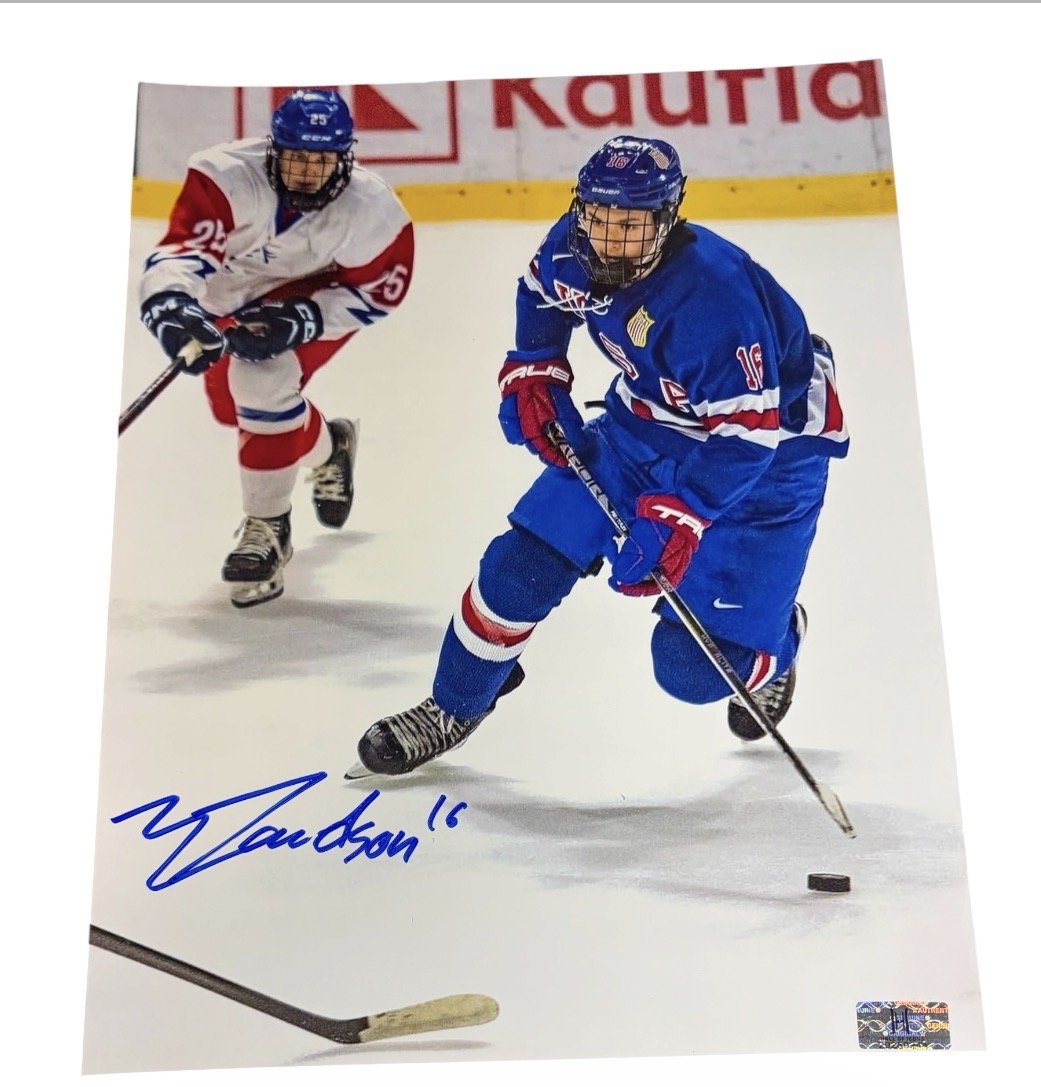 Noah Davidson Autographed 8x10 Team USA  / Medicine Hat Tigers