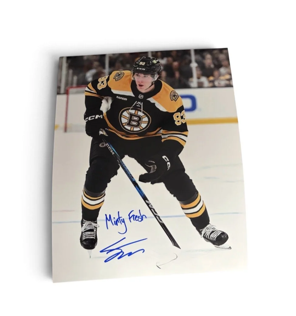 Fraser Minten Autographed 8x10 Photo Boston Bruins