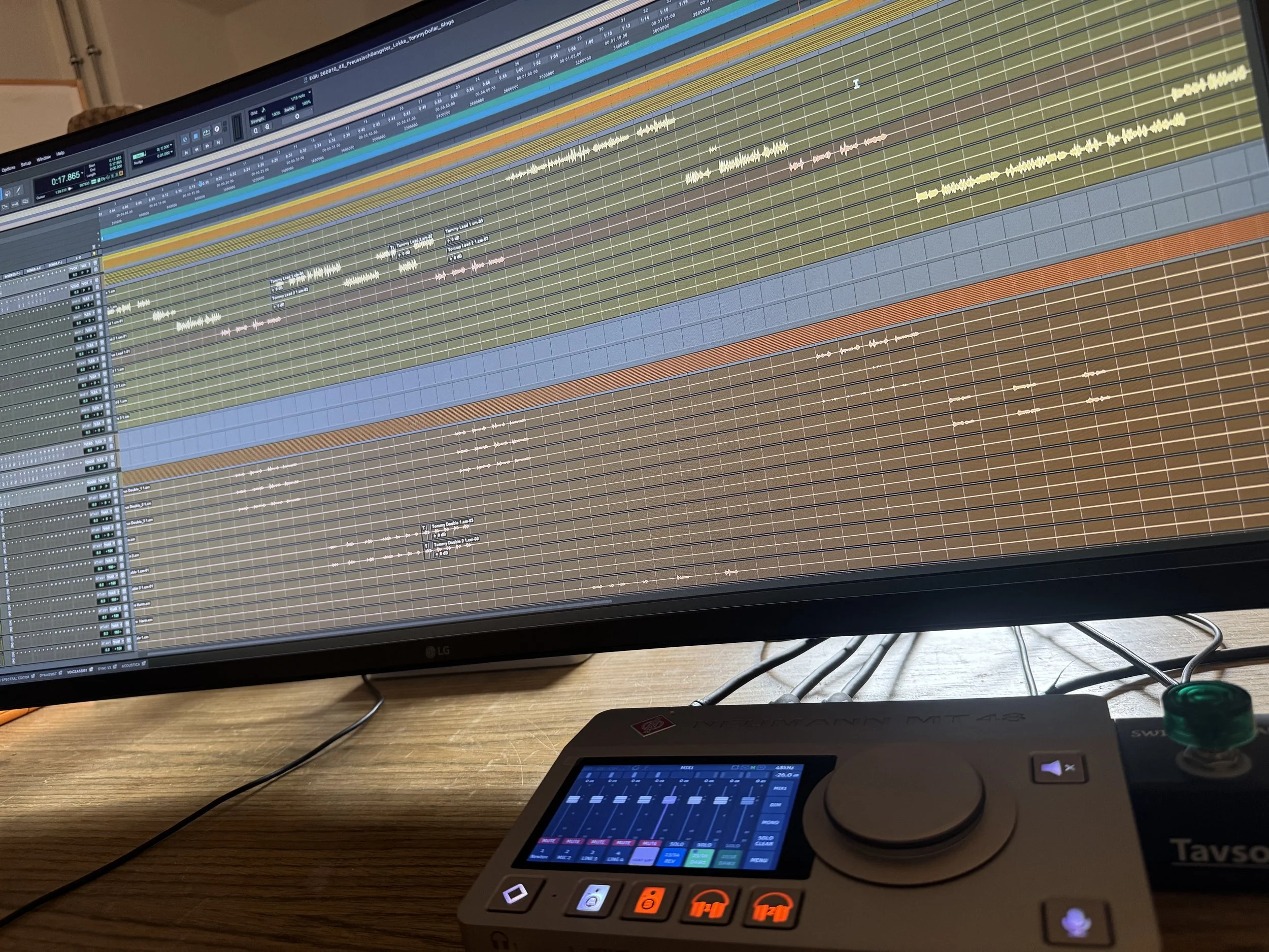 Mixing and music production session at City Lock Studio Berlin.