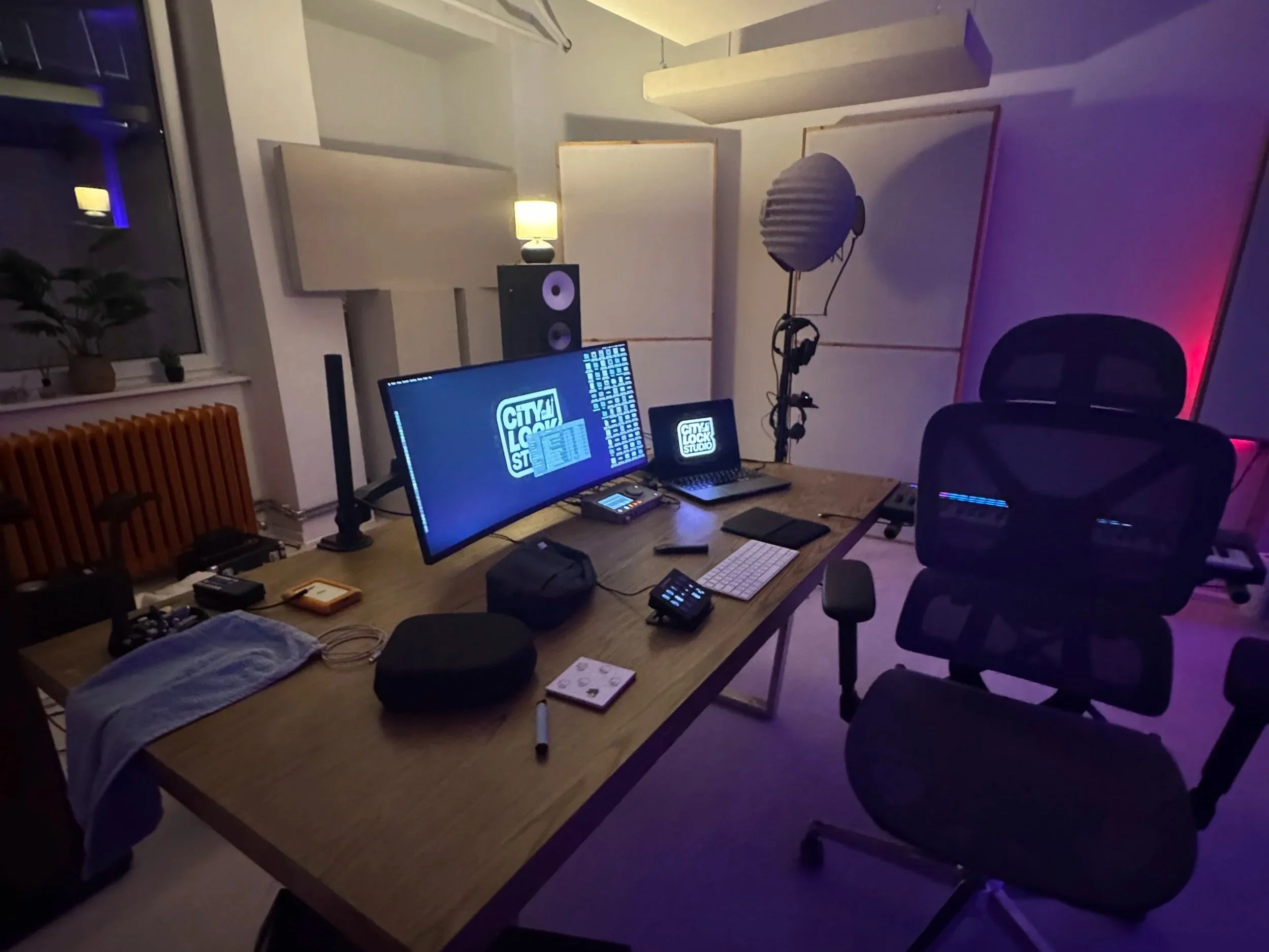 City Lock Studio recording and production room in Berlin with professional studio equipment.