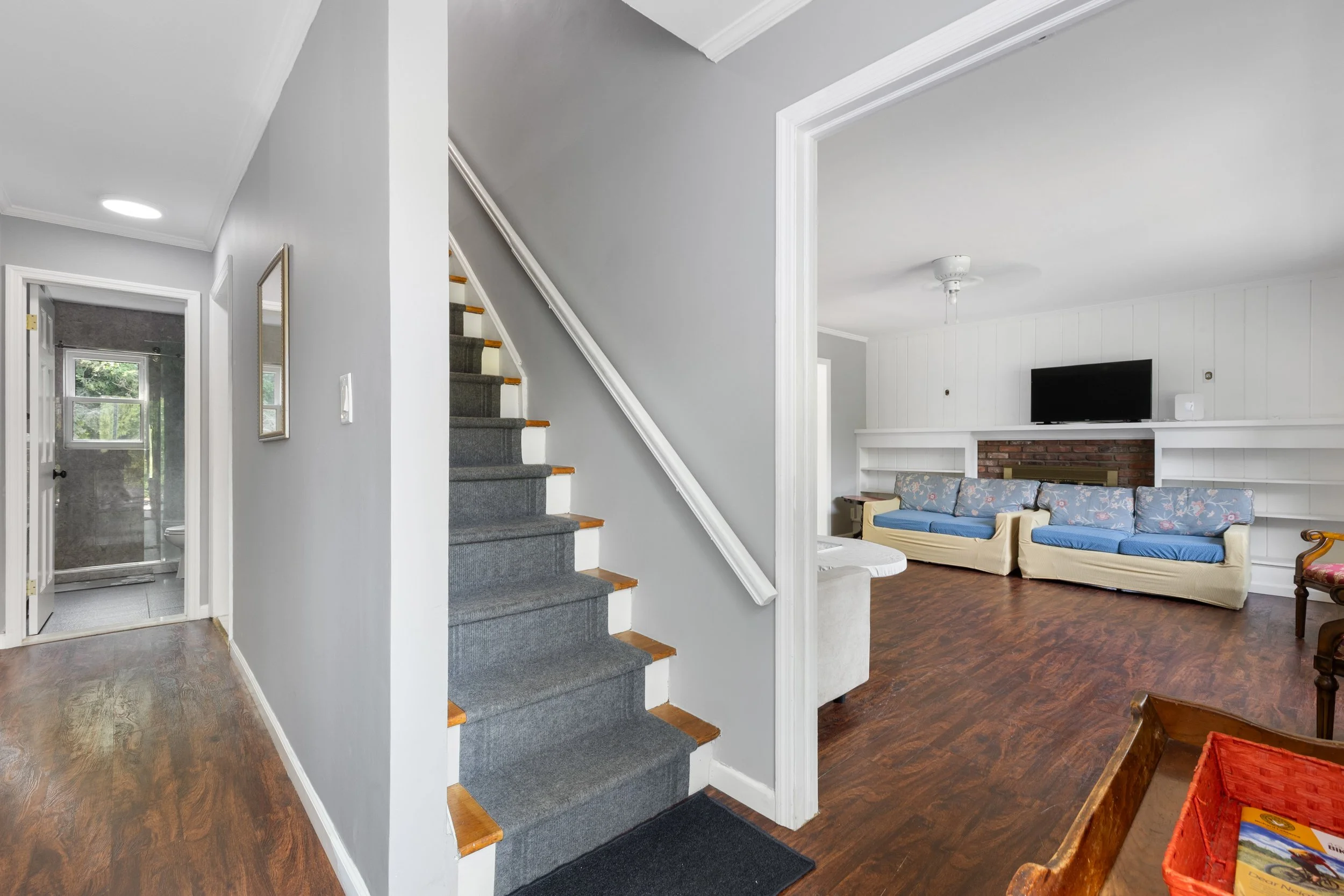 02-2_11GlenwoodRoadGlenHead.jpg