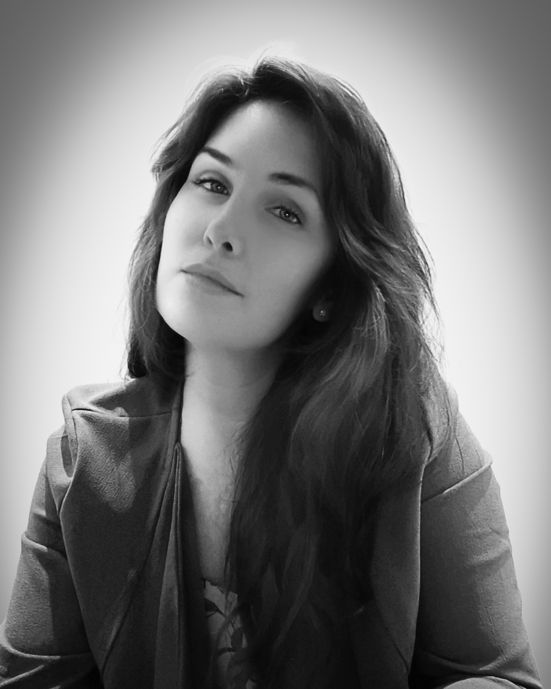 Portrait professionnel d'Anicka Nault, designer d'intérieur certifiée APDIQ®, PA WELL et PA LEED® C+CB