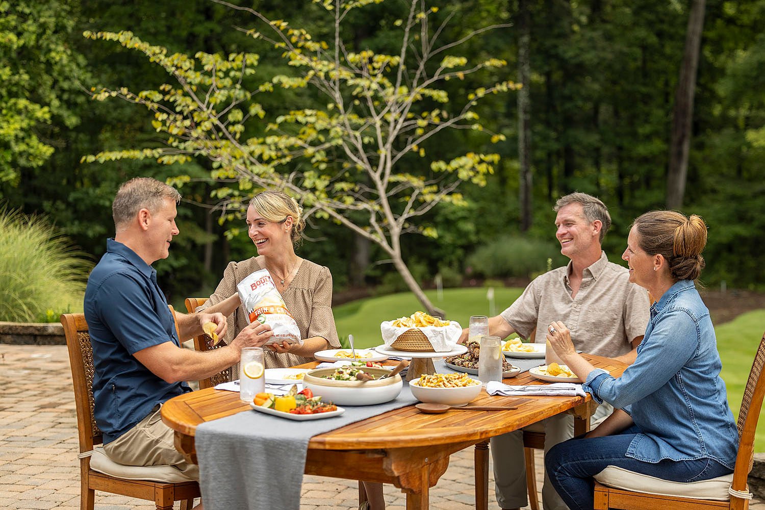 BC_BBQCabana_ChedSourCream_NC-Lifestyle_Fulton_024.jpg