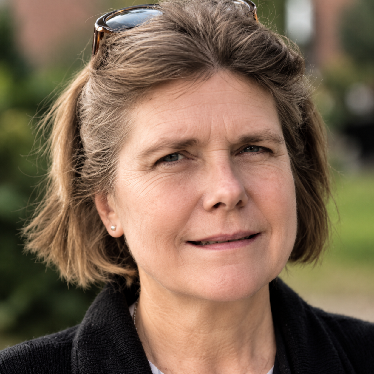 Leslie T. Sharpe