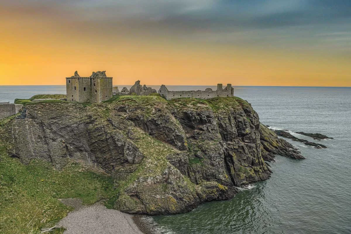 H013-Dunnottar-sunrise-1200x800.jpg