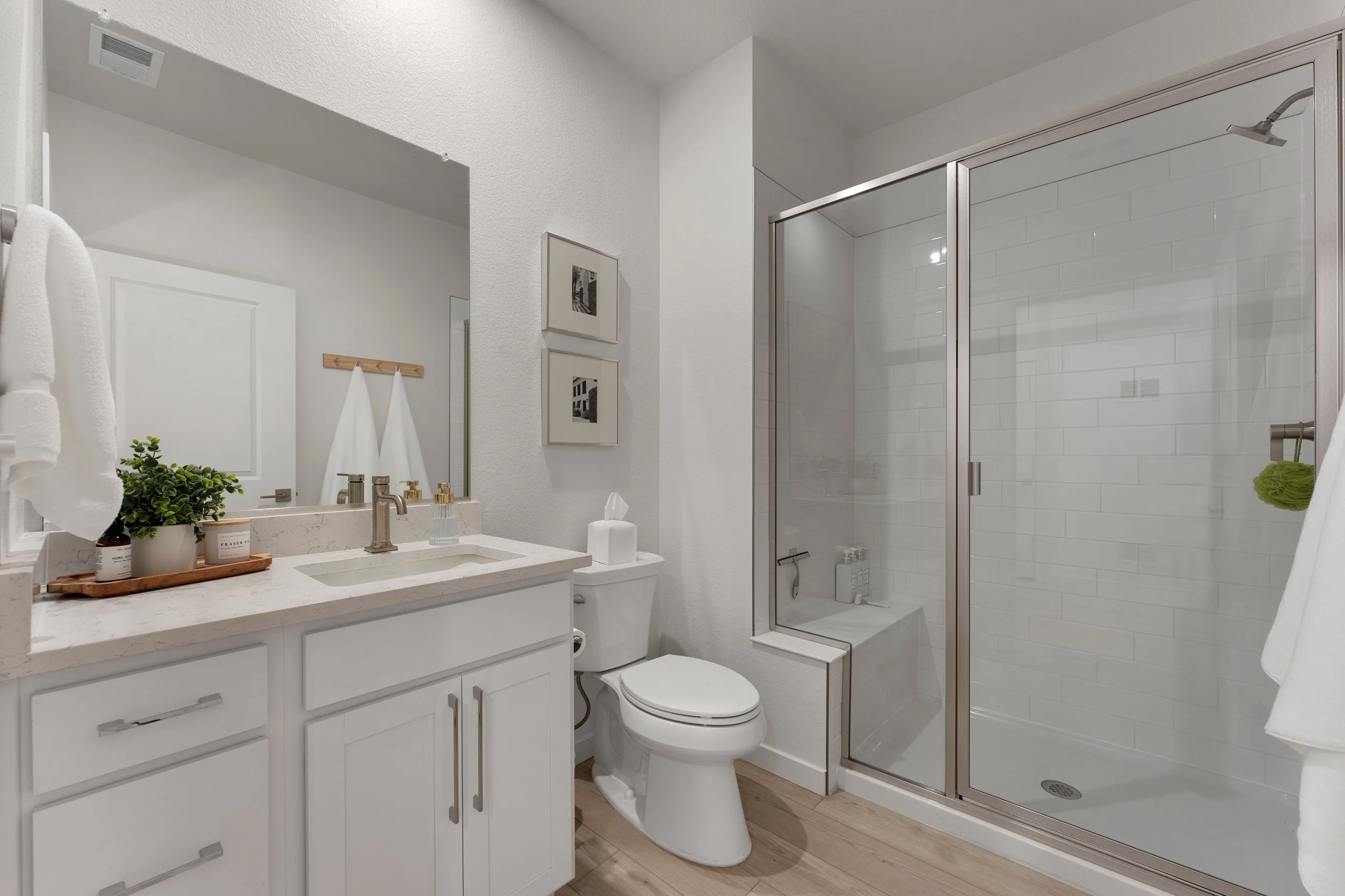 2076 S Holly Street_18.jpg