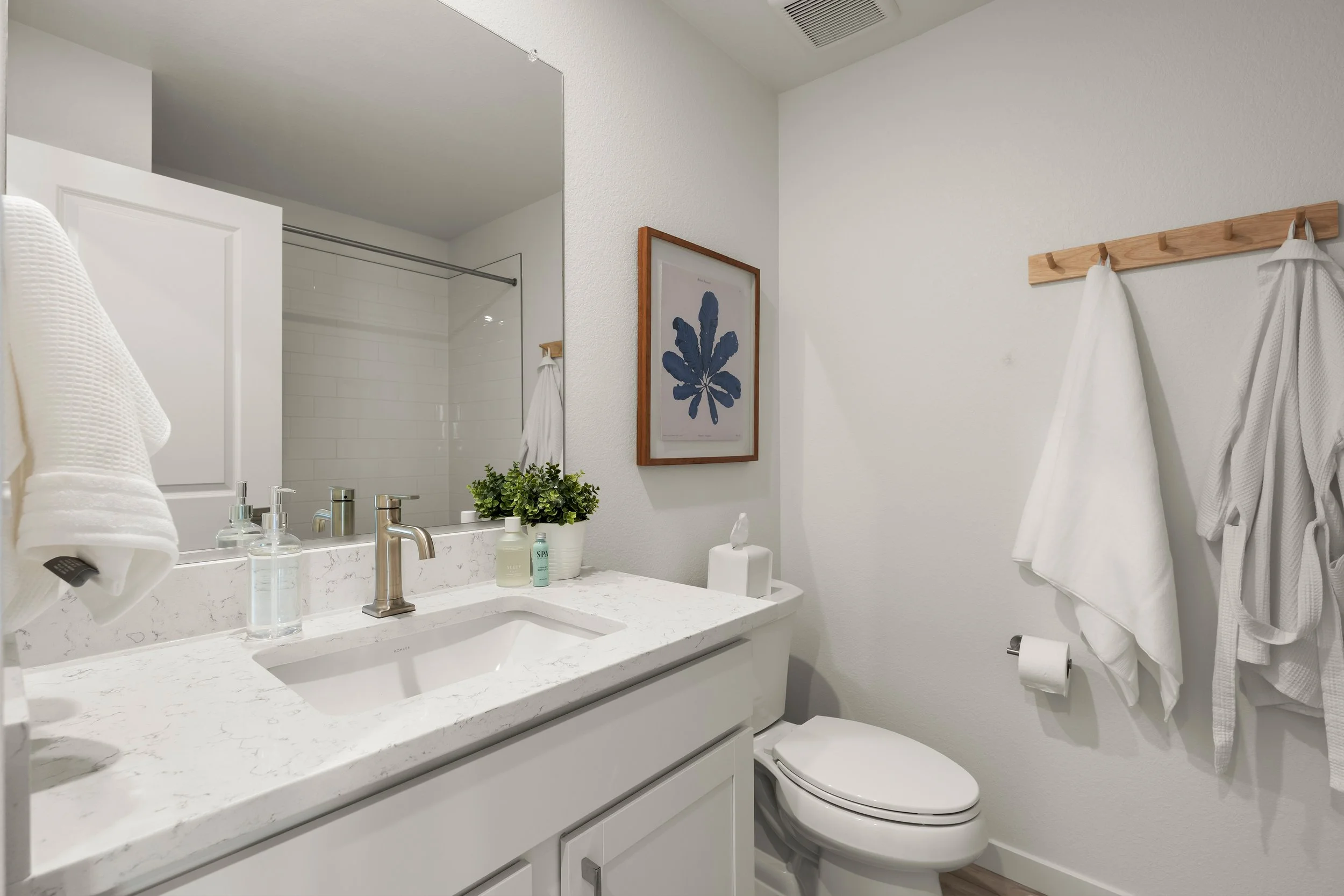 2076 S Holly Street_25.jpg