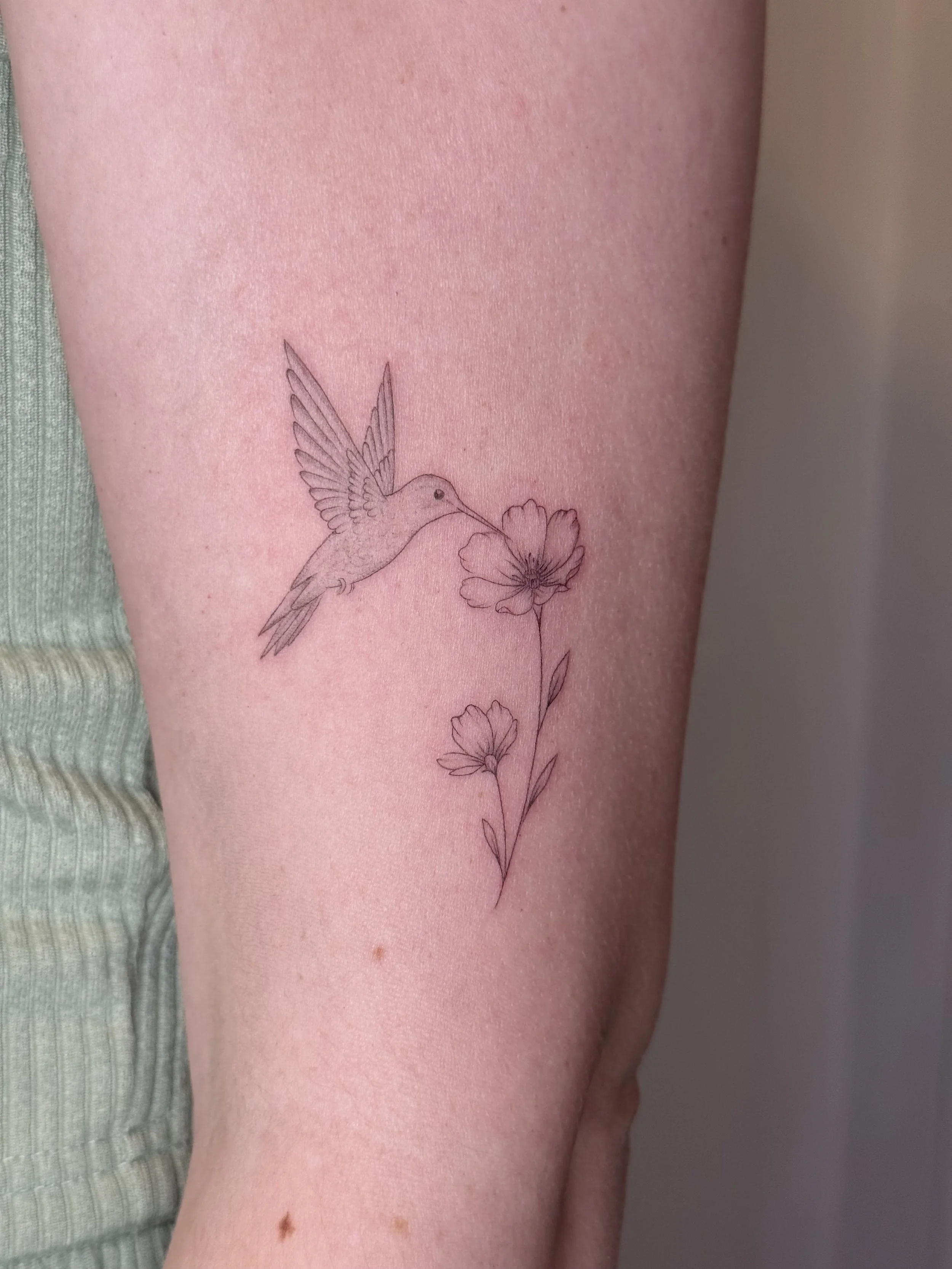 HUMMING FLORAL.jpeg