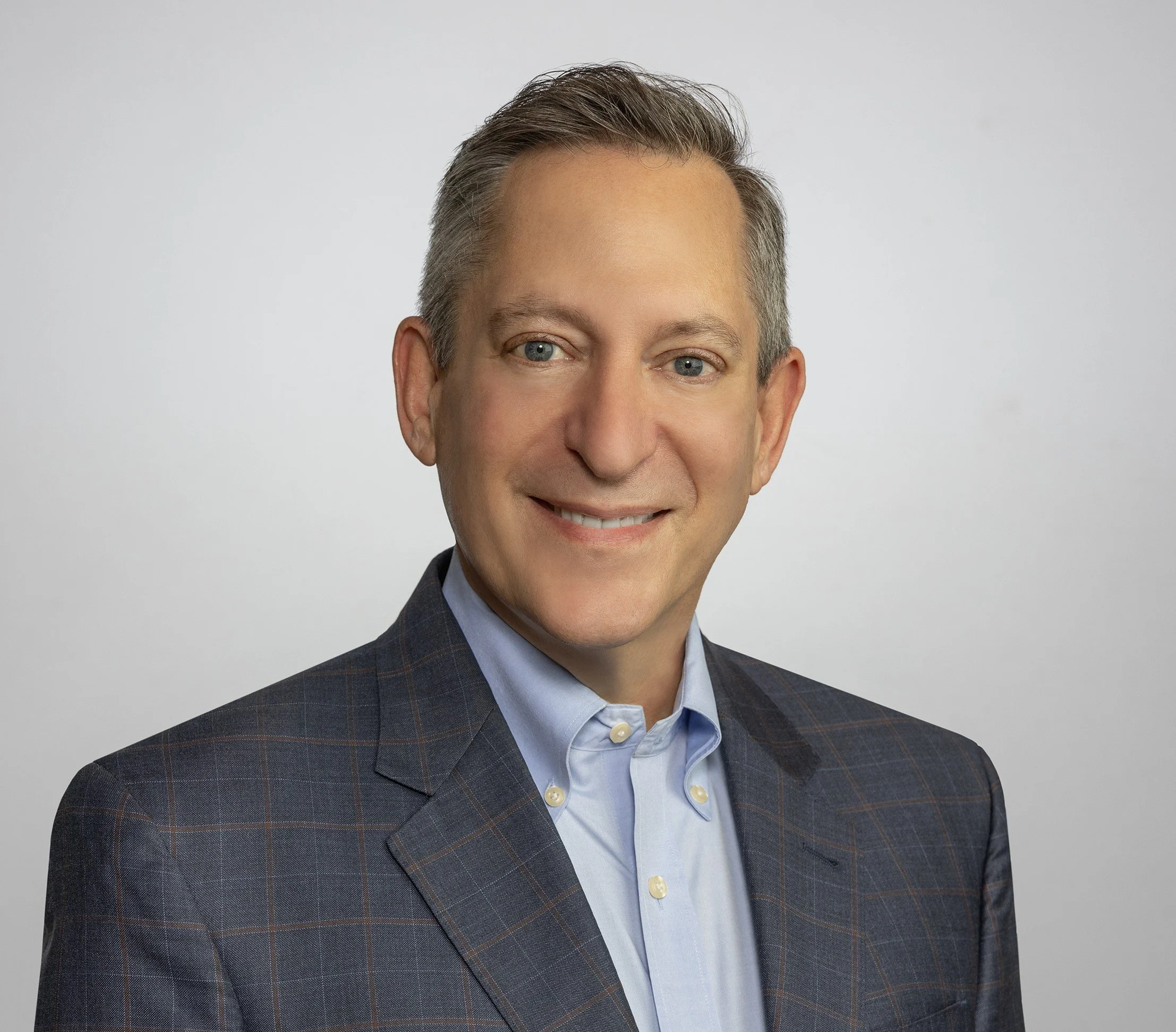 Kevin Wolff is the lead investigator with 35 years as an employment lawyer, litigator, general counsel and CHRO.