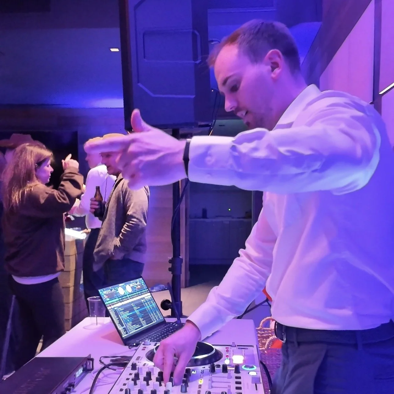 Wedding Entertainment.jpg
