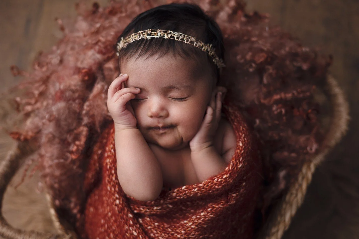 Sweet shy girl&hellip; heehee no way!
.
.
#yyjbabyphotographer #babyphotographervictoriabc #yyjbaby #yyjphotographer #yyjmilestonesessions