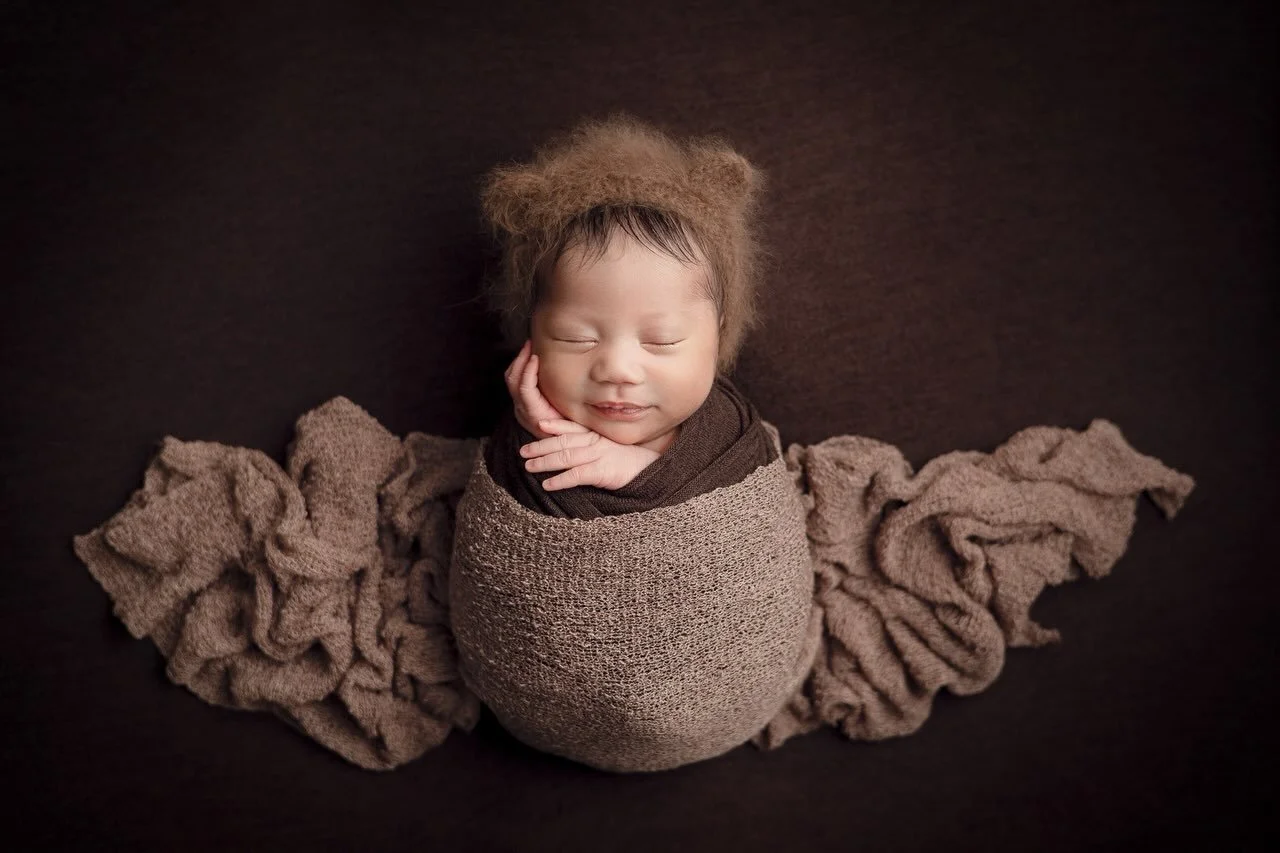 &ldquo;There&rsquo;s nothing more powerful than capturing the moment a family becomes complete. This is your story, and it&rsquo;s beautiful.&rdquo;
.
.
#yyjbaby #yyjnewbornphotographer #yyjnewborn #yyjphotographer