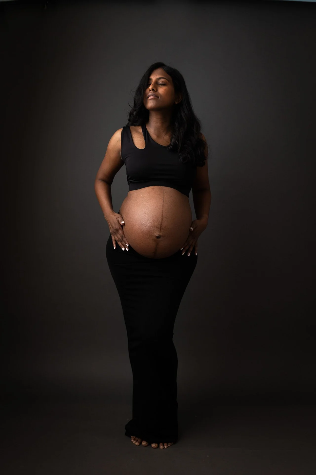 Dark and moody dramatic studio maternity photoshoot in victoria BC.