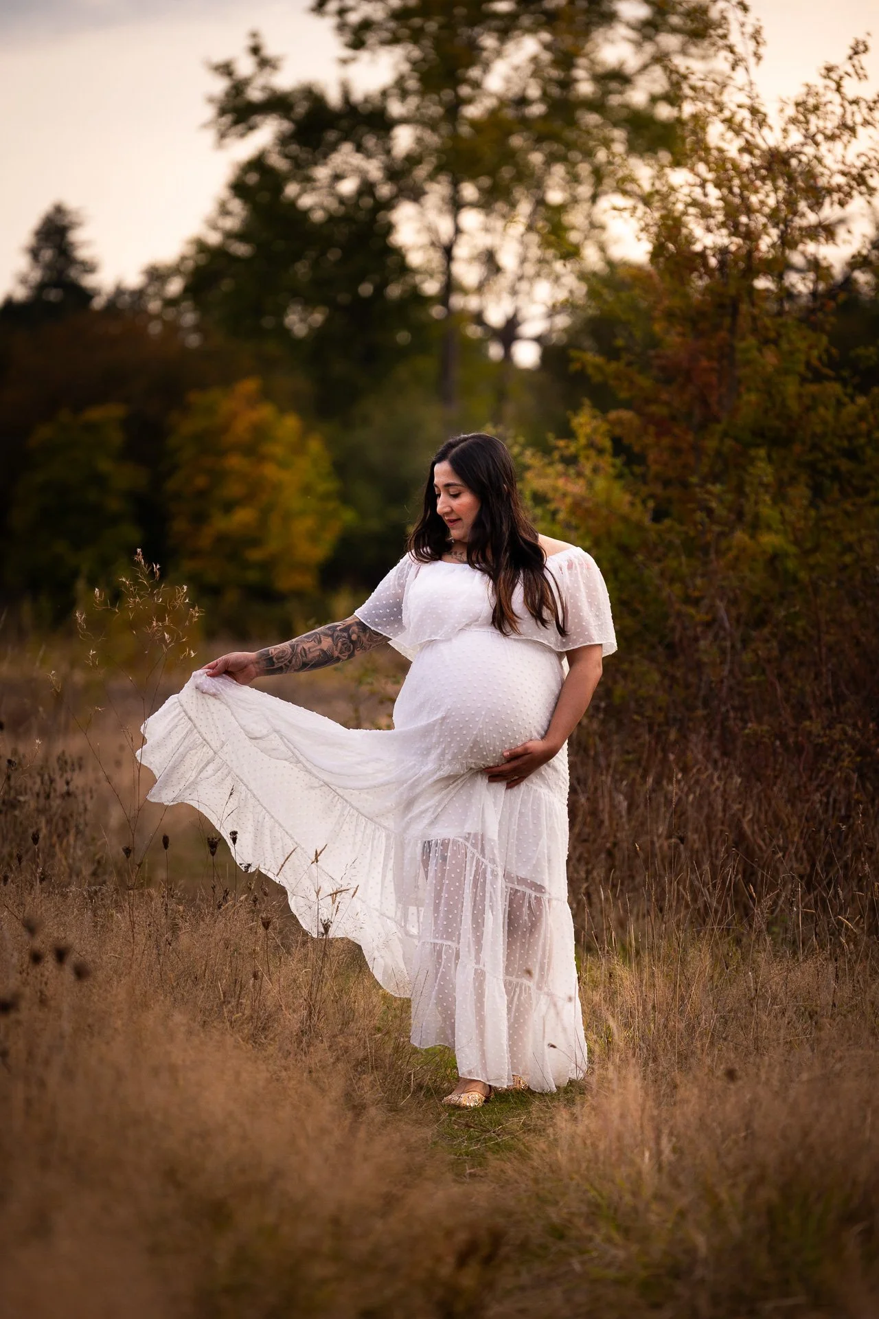 Maternity photo shoot at Elk Lake, Vancouver Island
