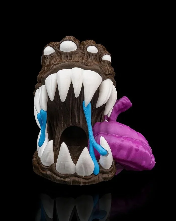 Roll_into_the_Trap_Can_Holder_and_Dice_Tower7_5c7aabd1da.jpeg