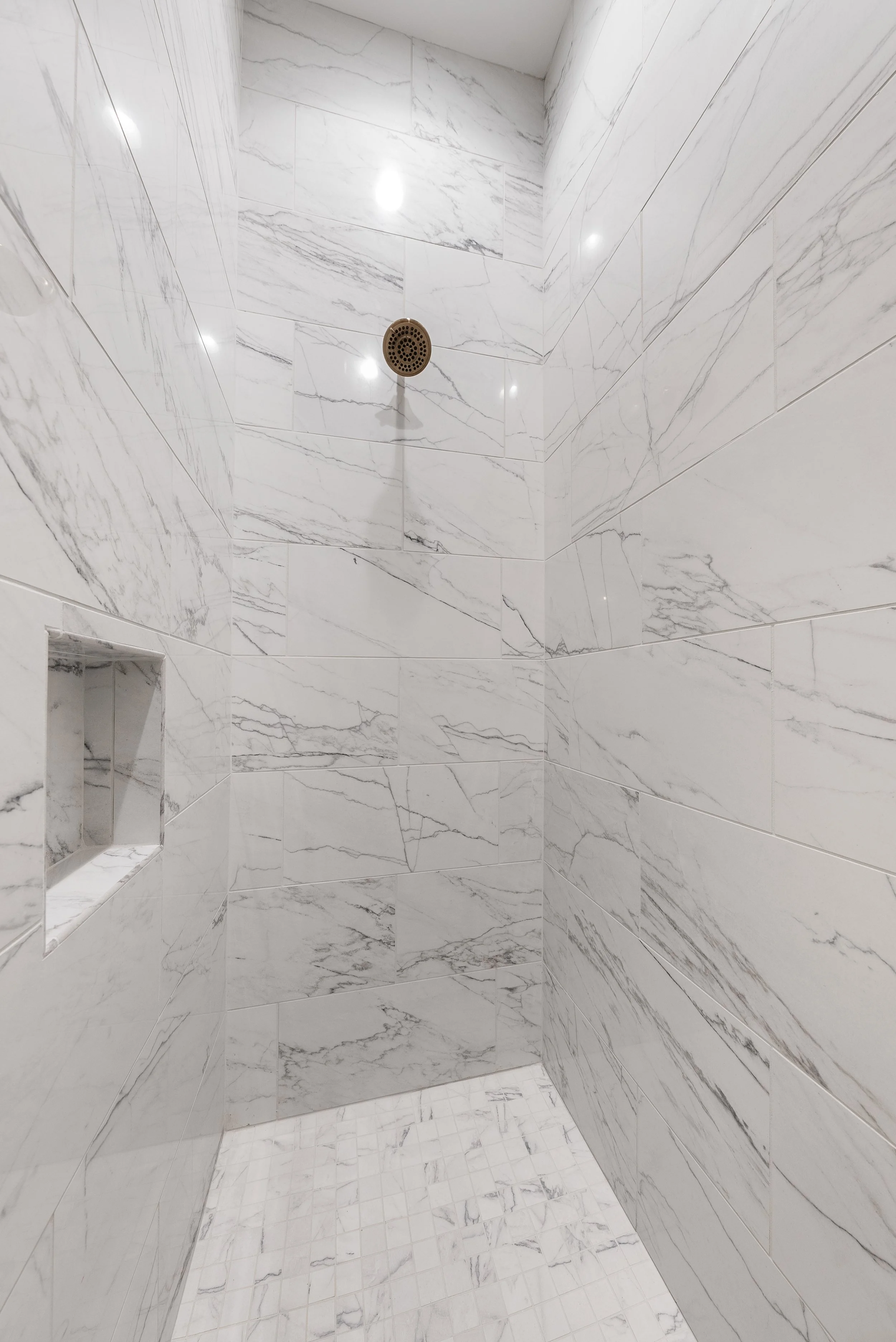 HillHouse Bathroom Tuscaloosa Alabama Condo For Sale