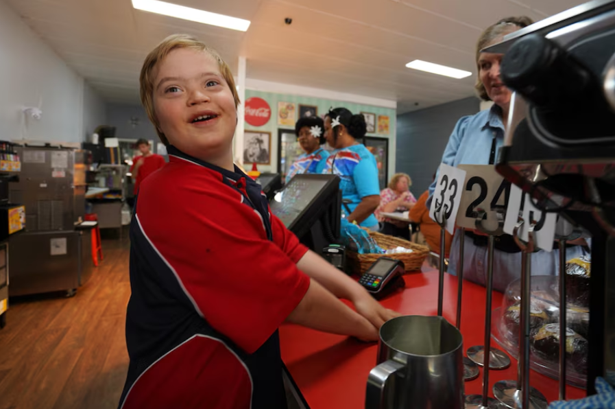 Outback Queensland town desperate for disability services as residents consider leaving