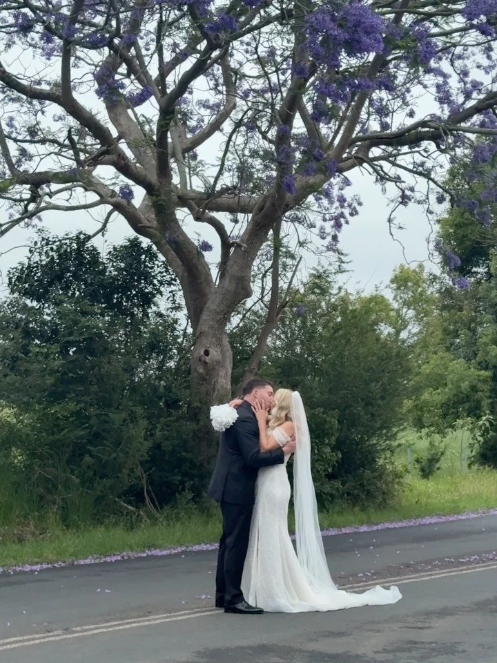 A few of our favourites from Jamie &amp; Rhys&rsquo;s intimate Berry wedding. 

A luxury Airbnb with all of their closest family &amp; friends meant they celebrated their love together over a few special days🪽

Content @lovebetter.au 
Photos @hpwpho