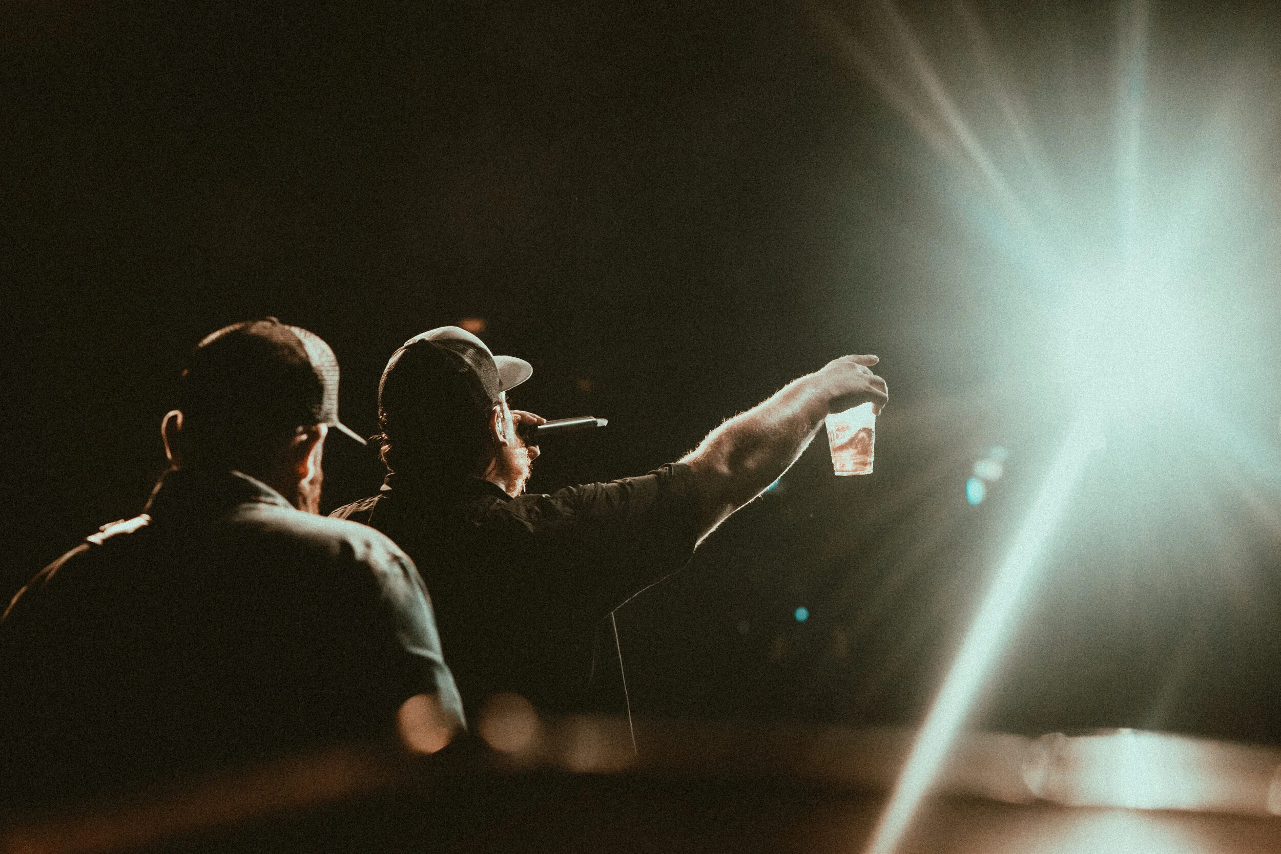 28-Luke-Combs-Tourlife-Cal&Aly.jpg