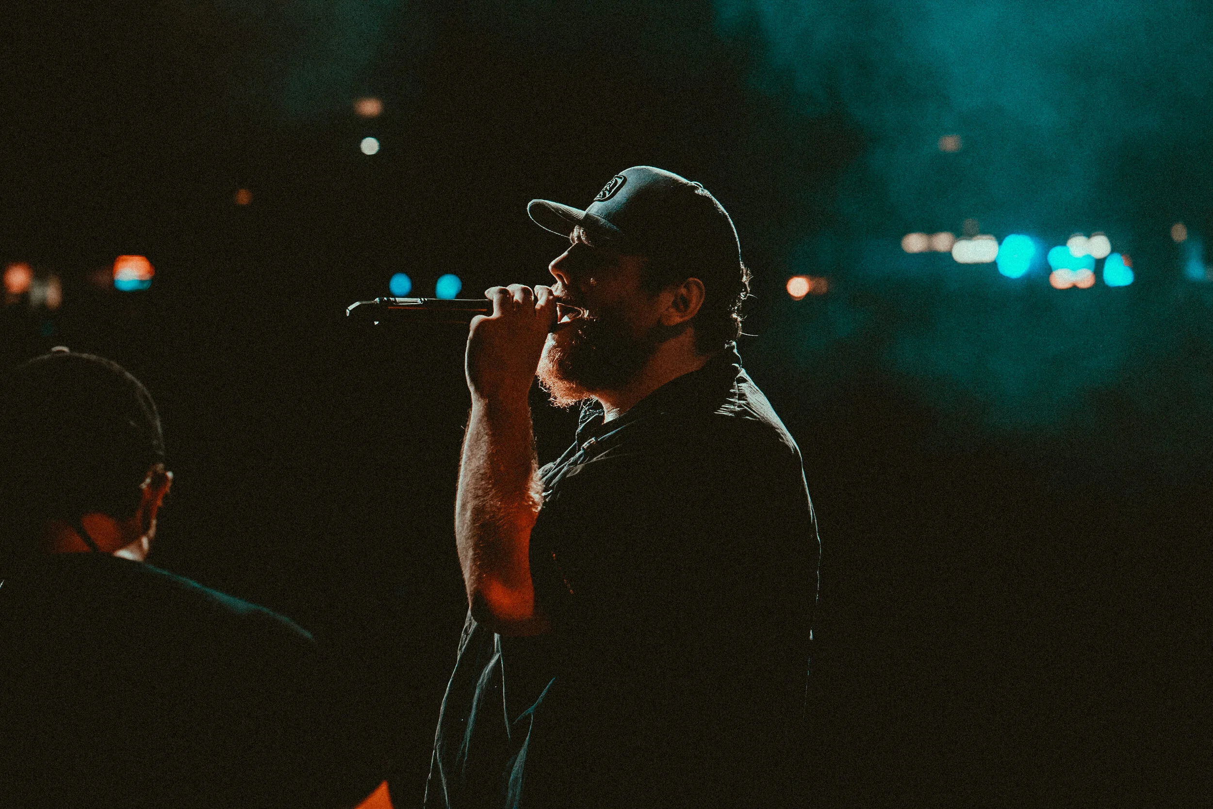 36-Luke-Combs-Tourlife-Cal&Aly.jpg