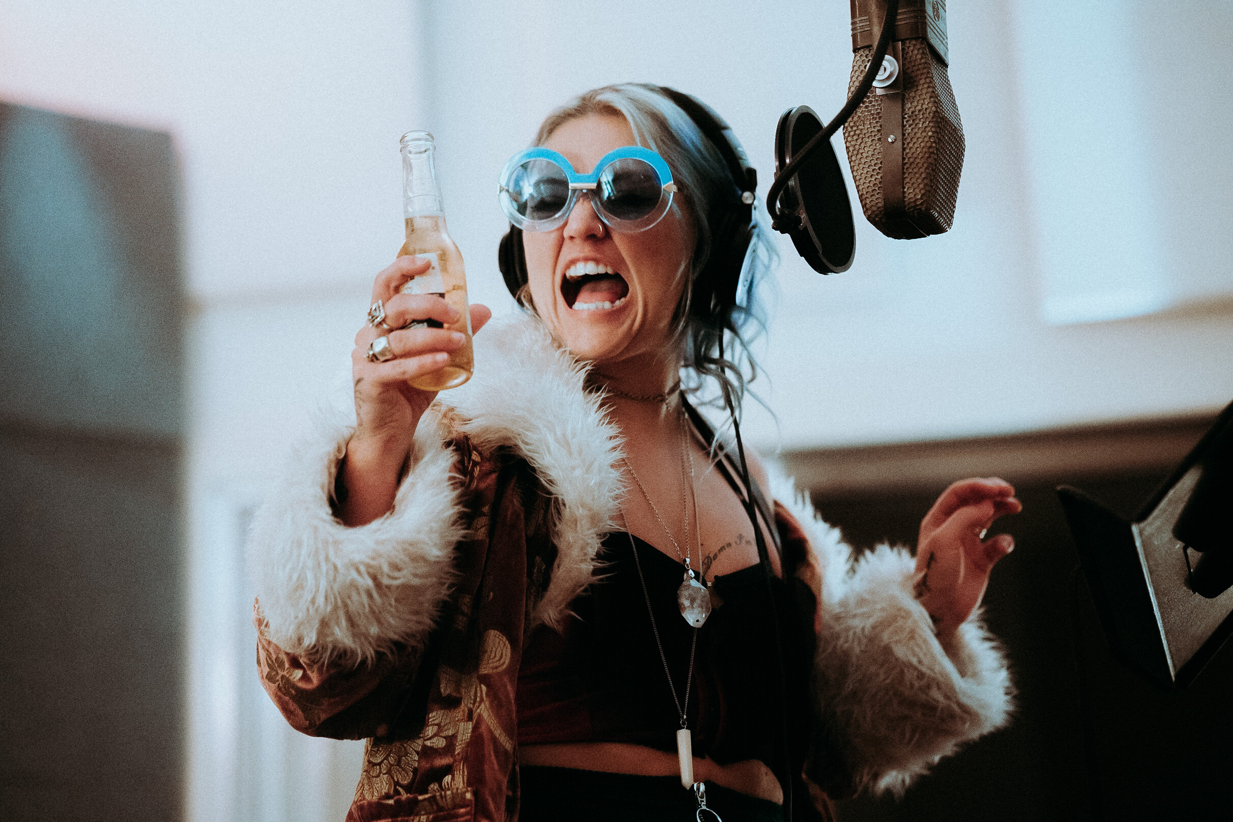 Elle-King-studio-CalandAly.jpg