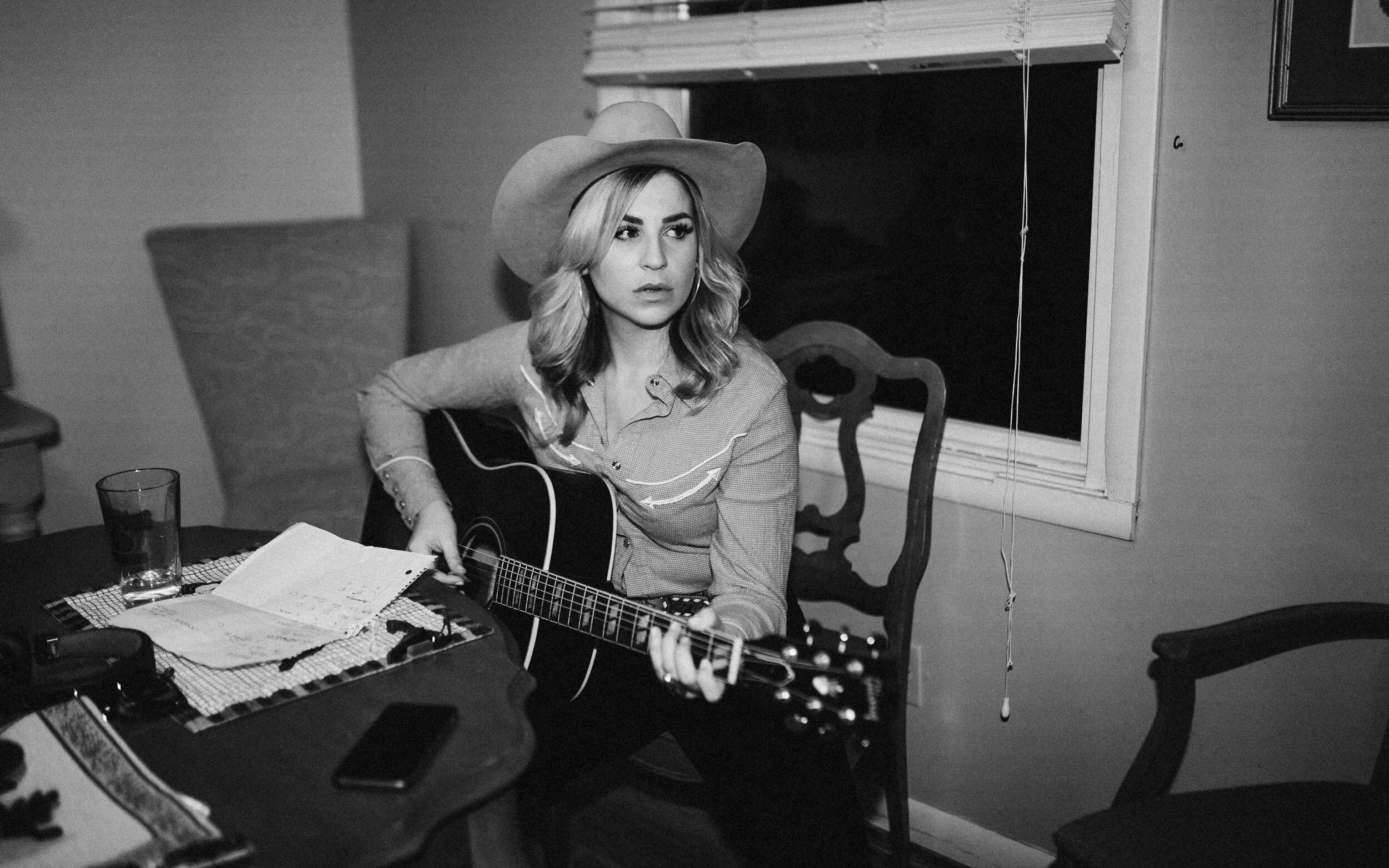 Elaina Kay - Tour Life - Cal & Aly.jpg