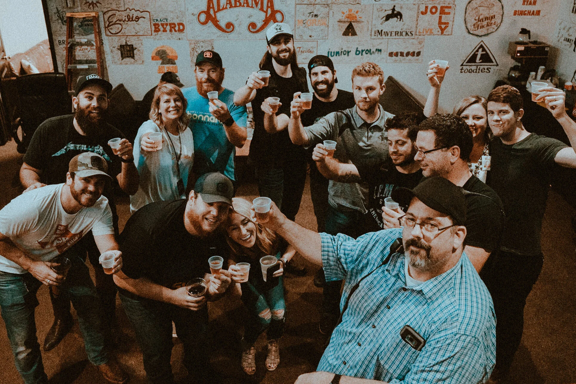 54-Luke-Combs-Tourlife-Cal&Aly.jpg