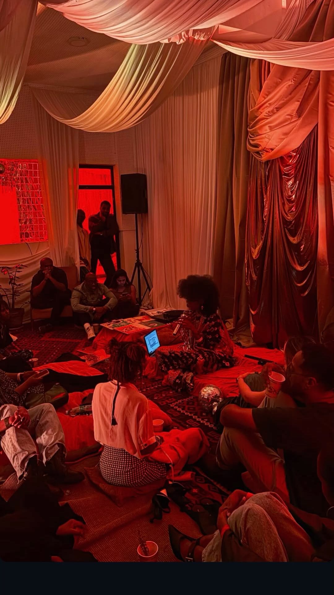 Living Room Sessions 003