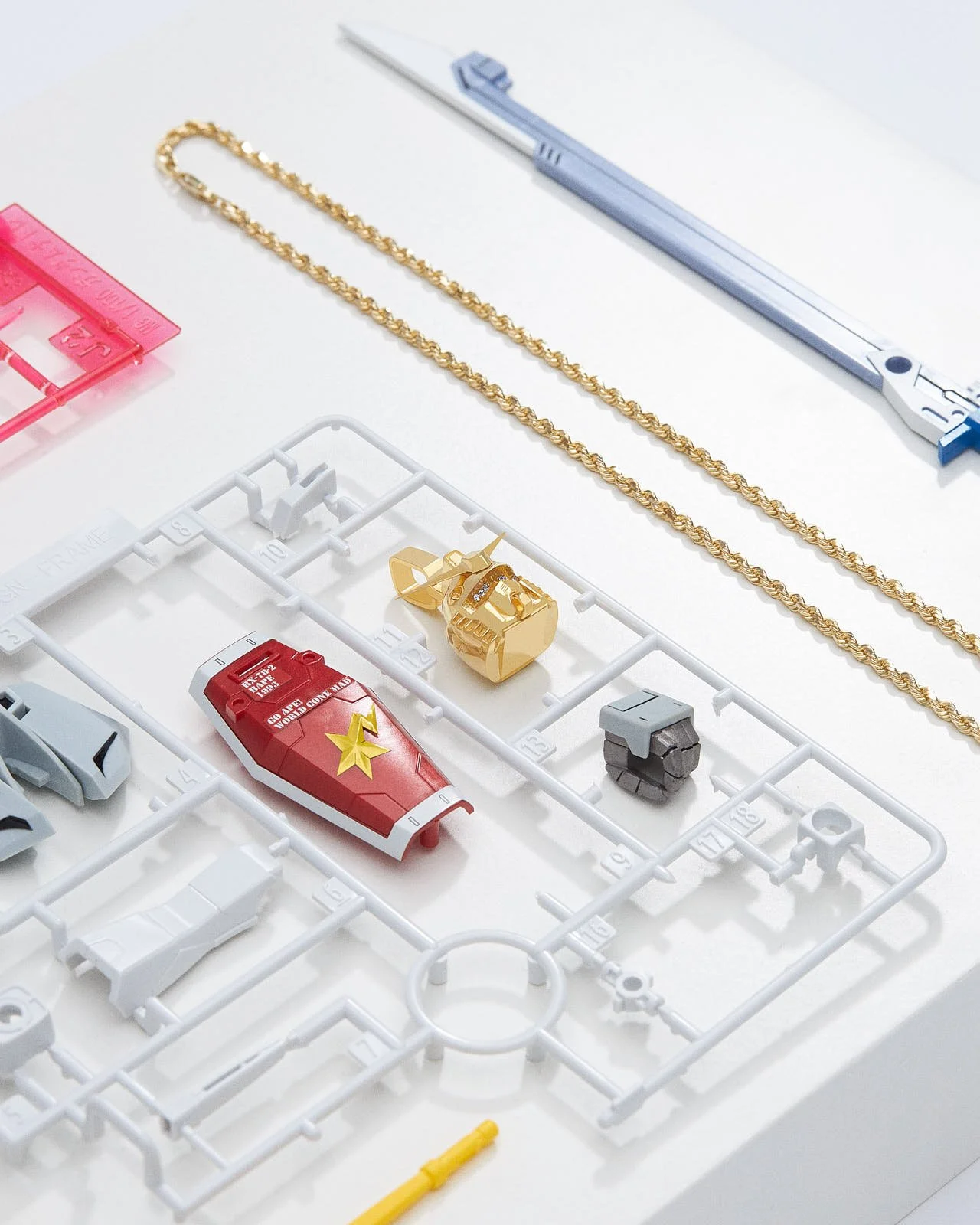 GundamPendant_Photo03.jpg