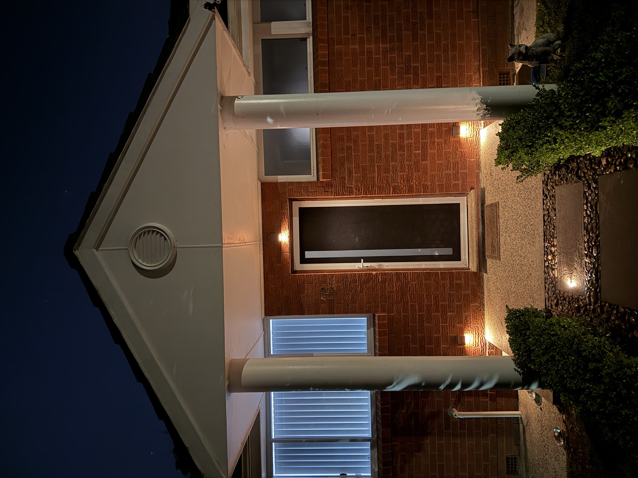 Garema Perth Cast Solid Bronze Perth light. Wall mounted light appropriate for steps, pathways and overhead downlighting 