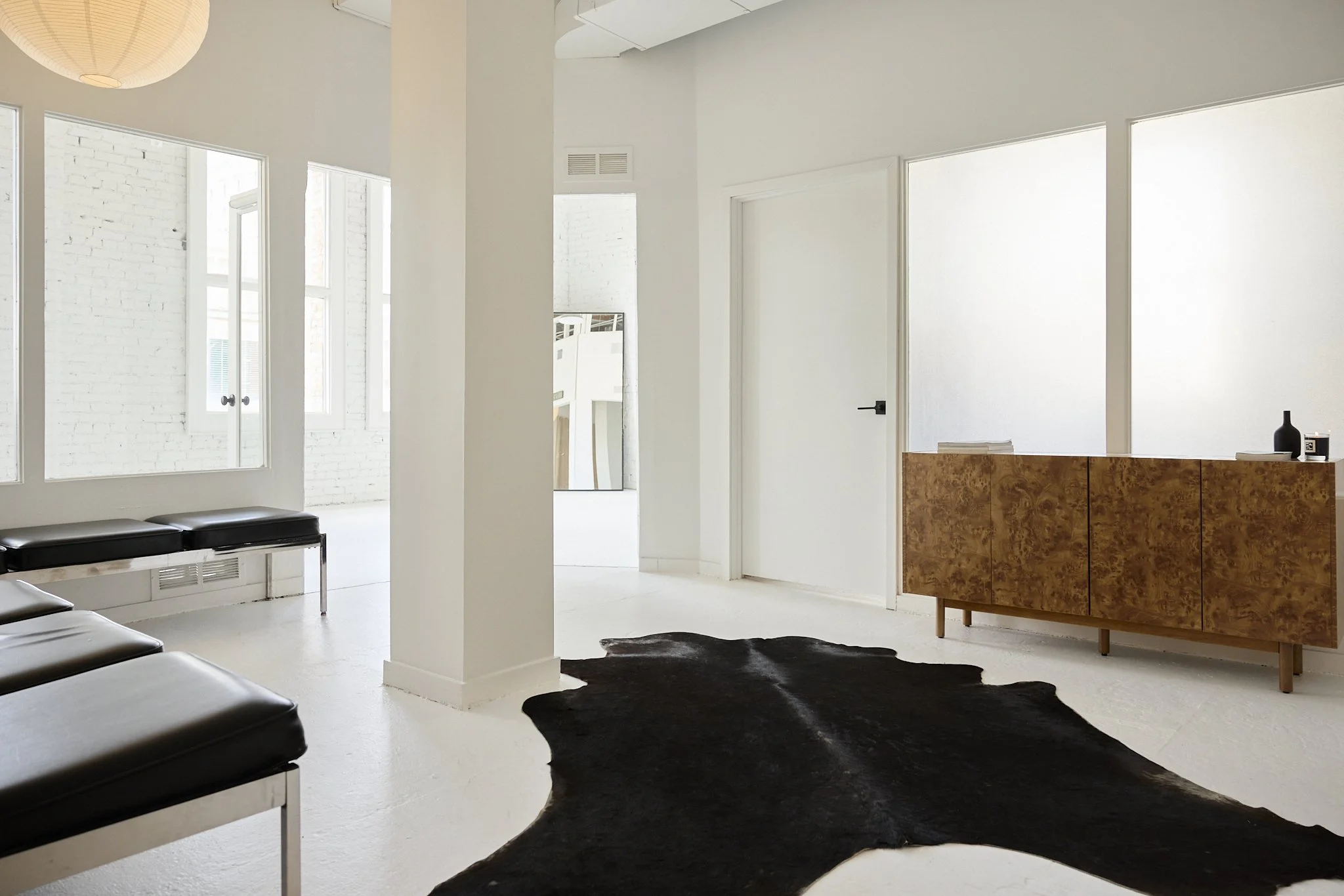 StudioNoireNoir-TheLoft-AffordableNaturalLightPhotoStudi