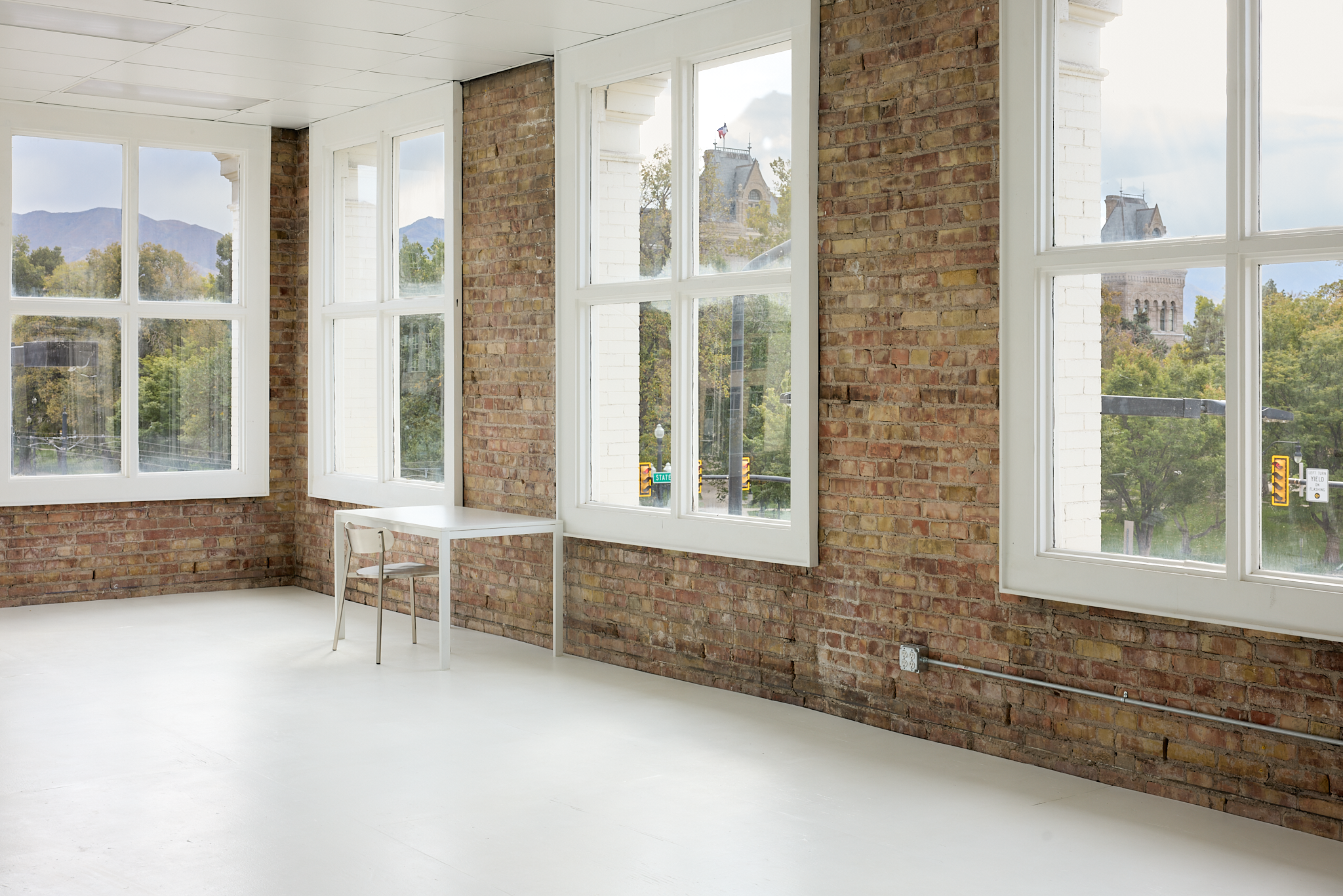 StudioNoireNoir-TheLoft-AffordableNaturalLightPhotoStudi