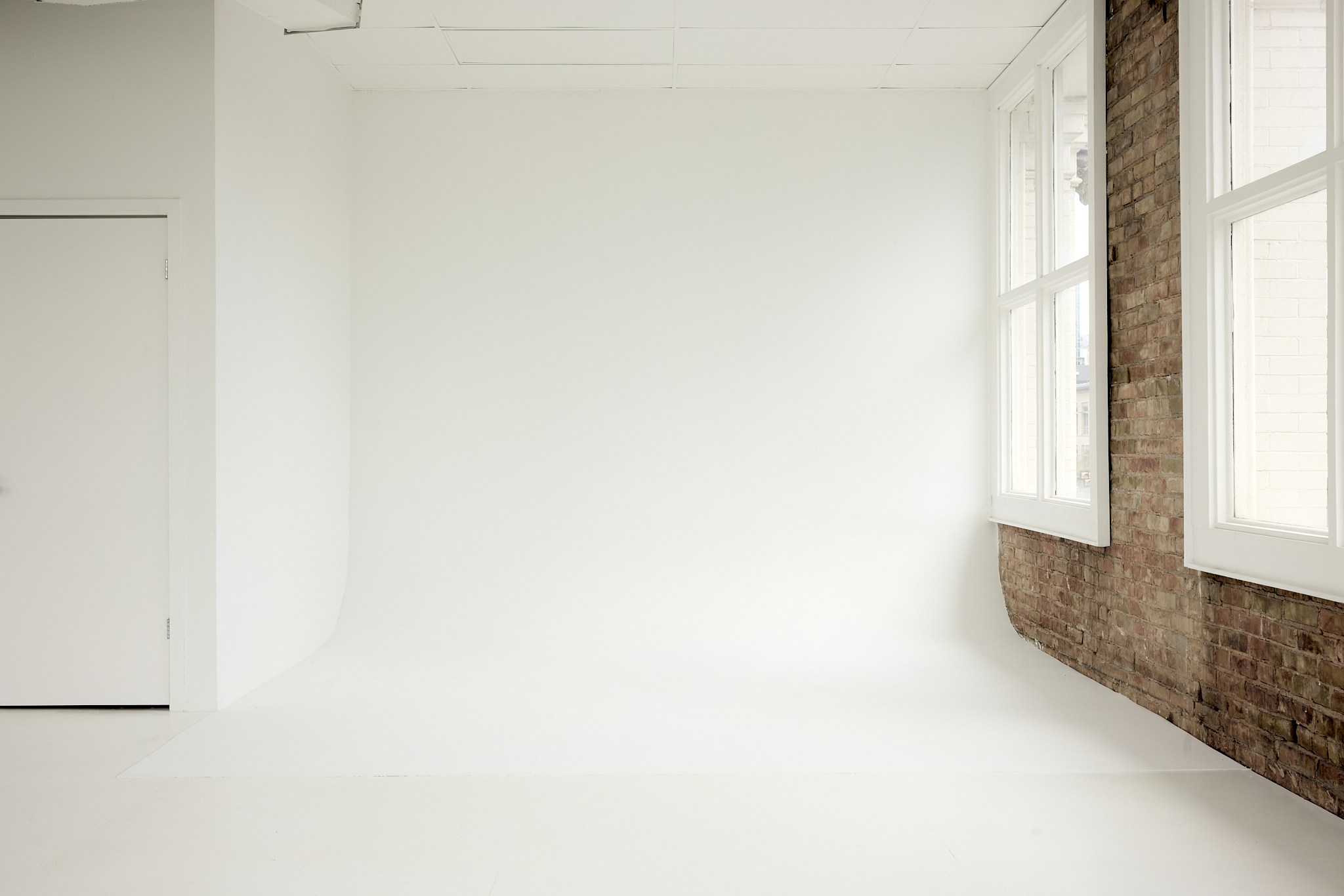 StudioNoireNoir-TheLoft-AffordableNaturalLightPhotoStudi