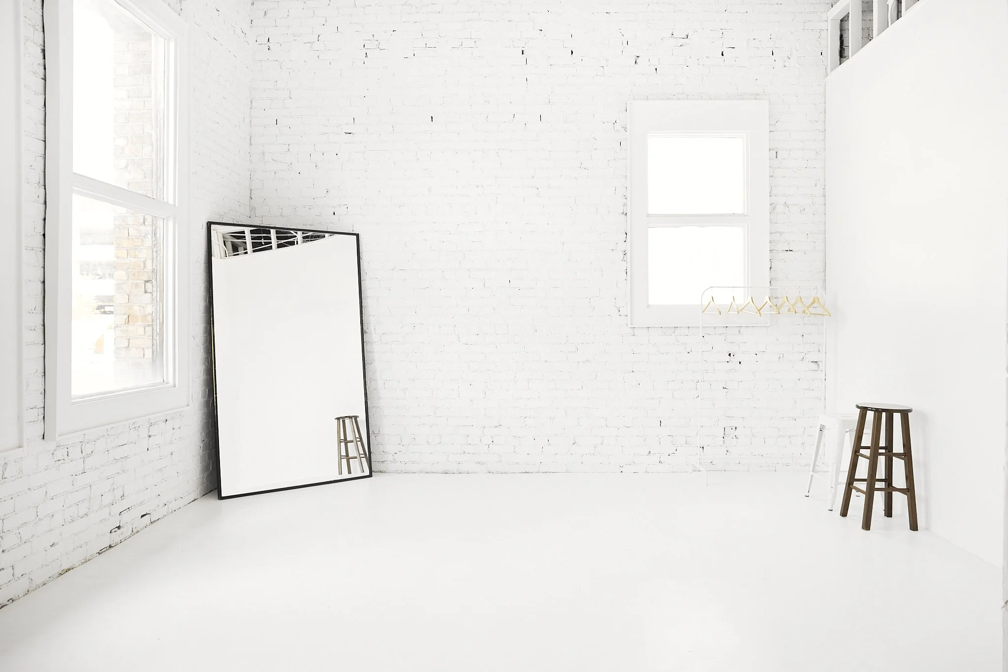 StudioNoireNoir-TheLoft-AffordableNaturalLightPhotoStudi